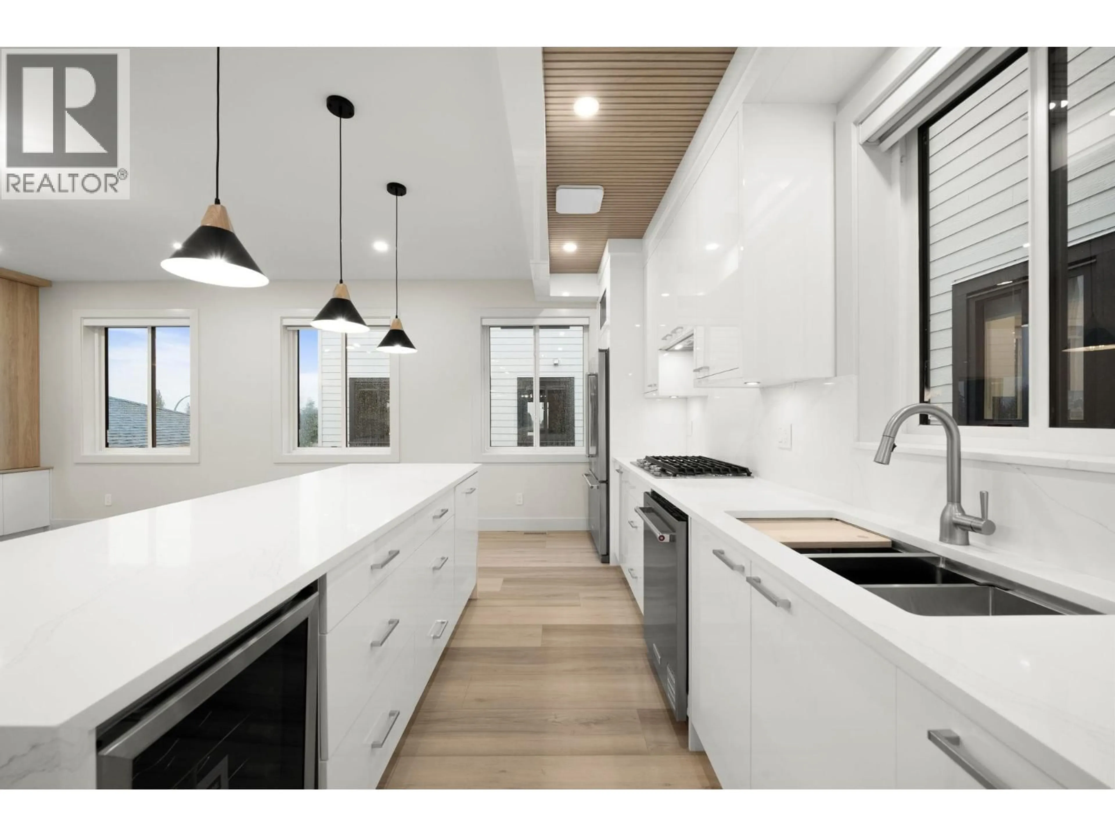 Contemporary kitchen, unknown for 4 - 3881 HURST STREET, Burnaby British Columbia V5J1M4