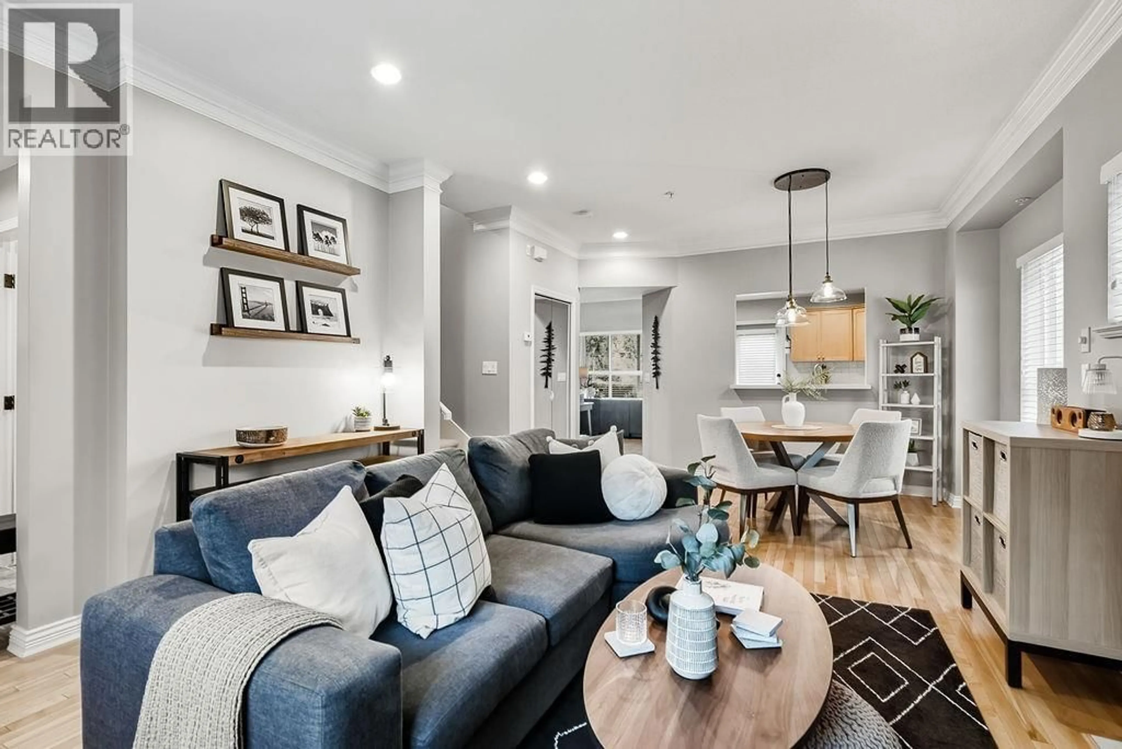 Living room with furniture, unknown for 9 - 2688 MOUNTAIN HIGHWAY, North Vancouver British Columbia V7J2N5