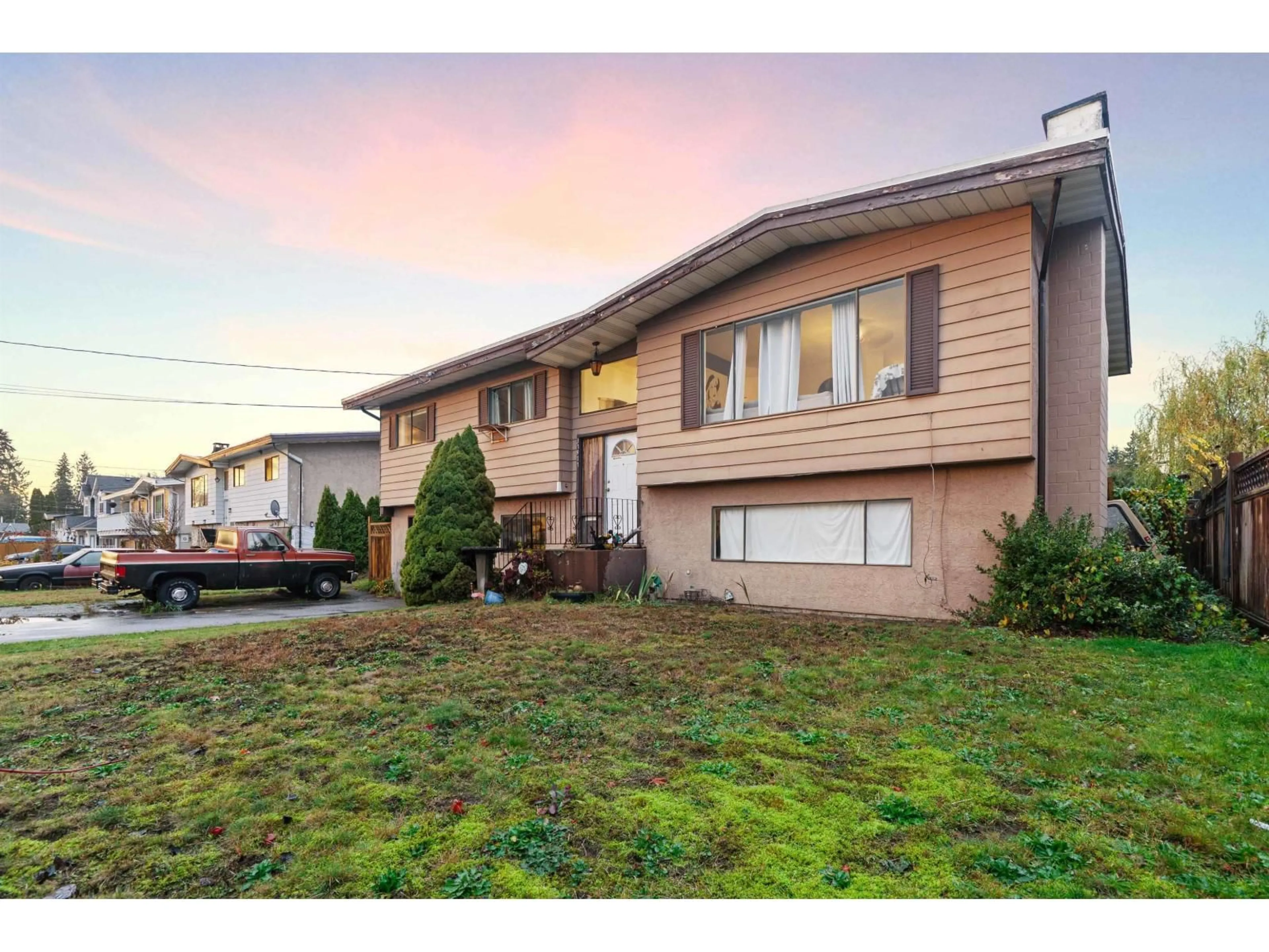 Unknown for 31911 STARLING AVENUE, Mission British Columbia V2V4T8