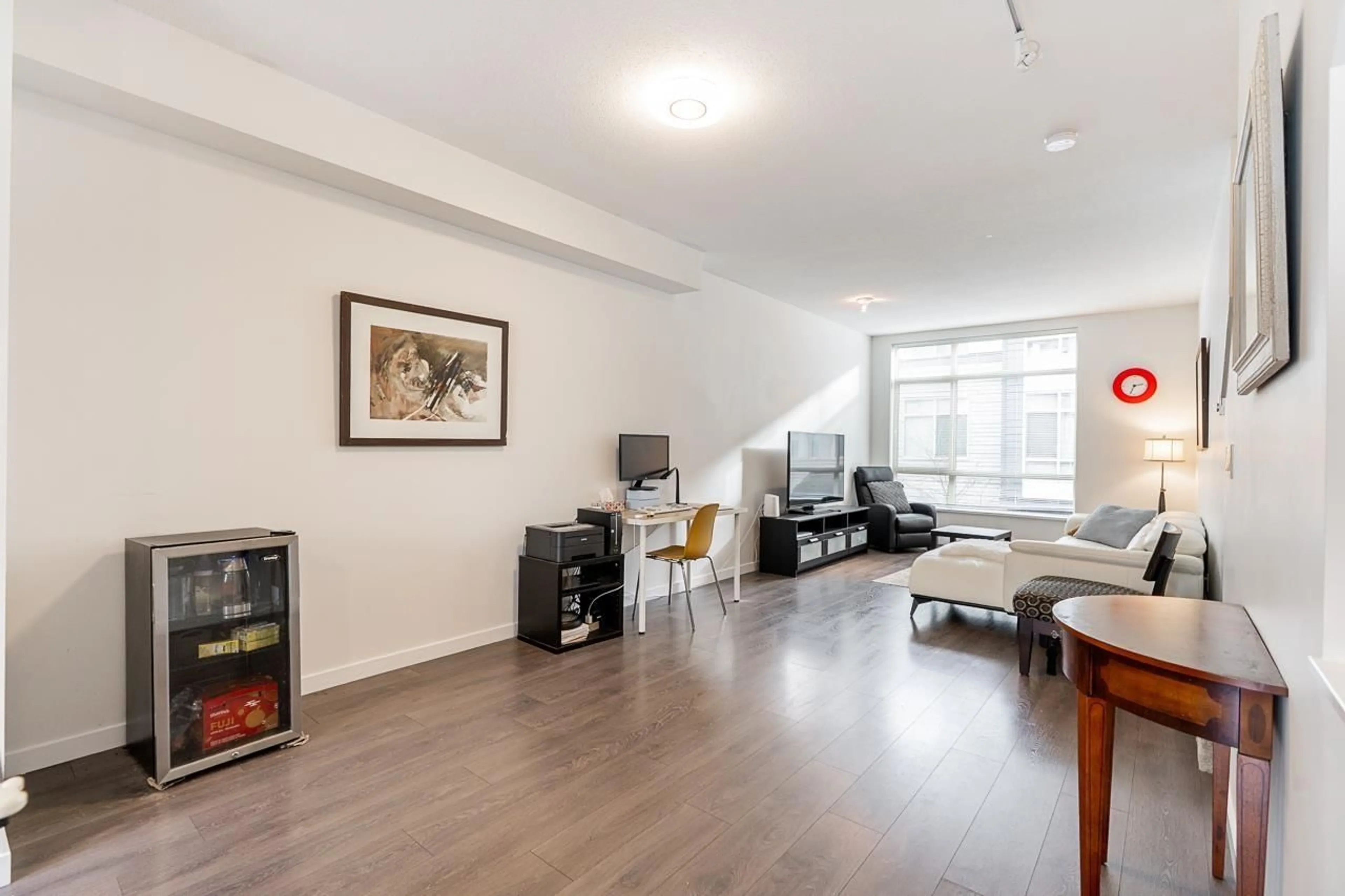 Living room with furniture, unknown for 151 - 8473 163 STREET, Surrey British Columbia V4N6M7