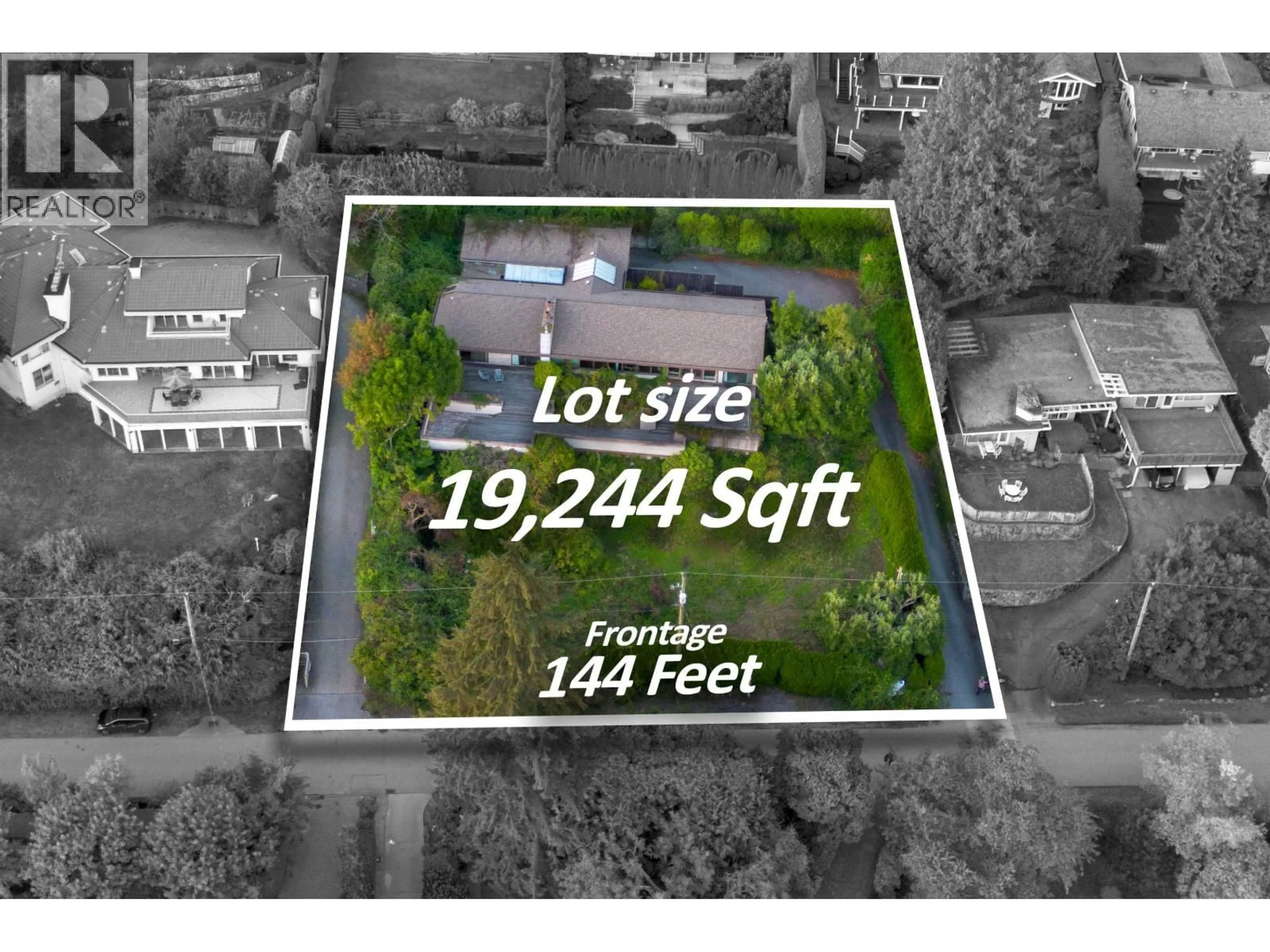 A pic from outside/outdoor area/front of a property/back of a property/a pic from drone, street for 2237 PALMERSTON AVENUE, West Vancouver British Columbia V7V2V9