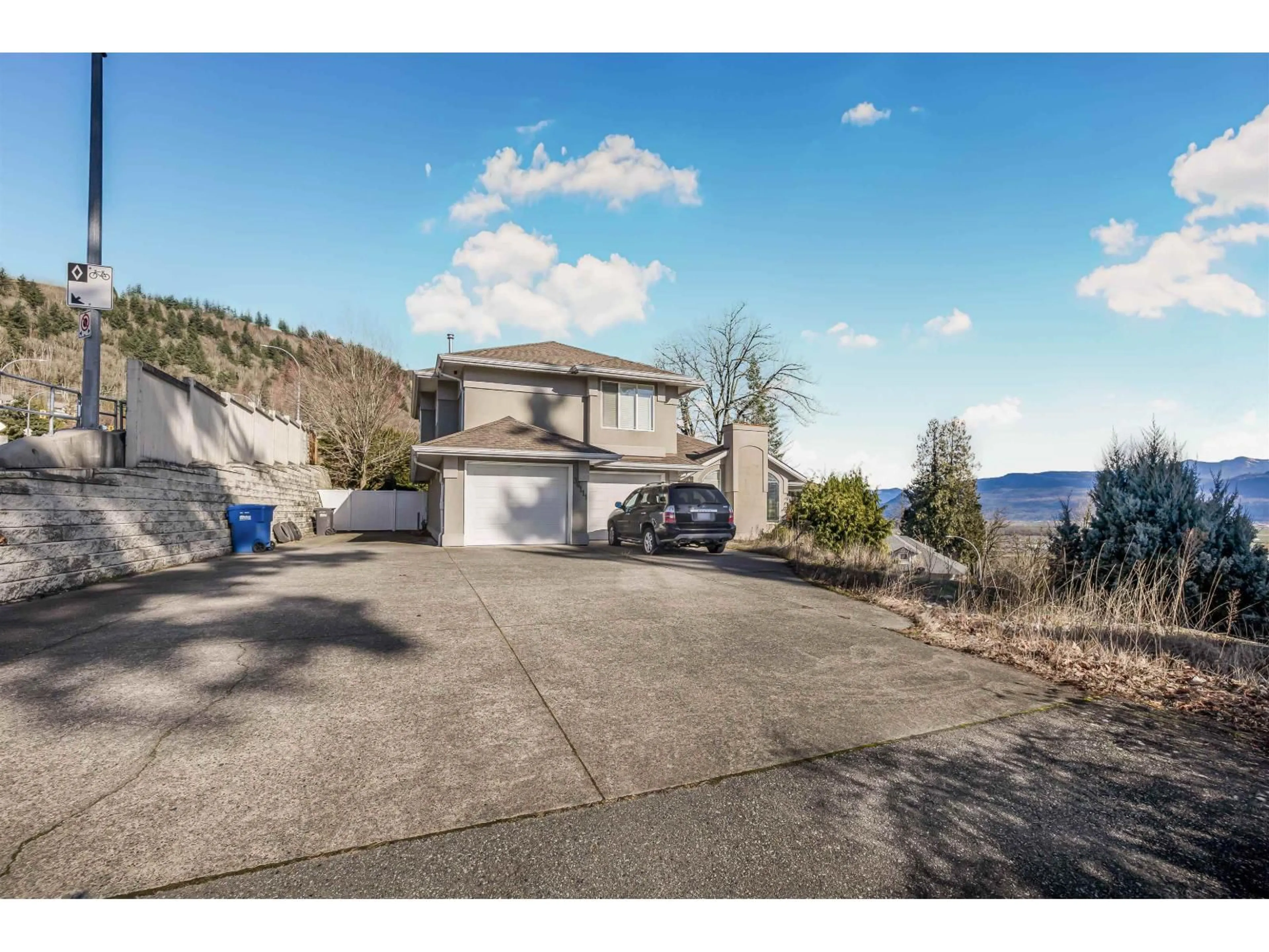 A pic from outside/outdoor area/front of a property/back of a property/a pic from drone, unknown for 36111 SPYGLASS LANE, Abbotsford British Columbia V3G2W7