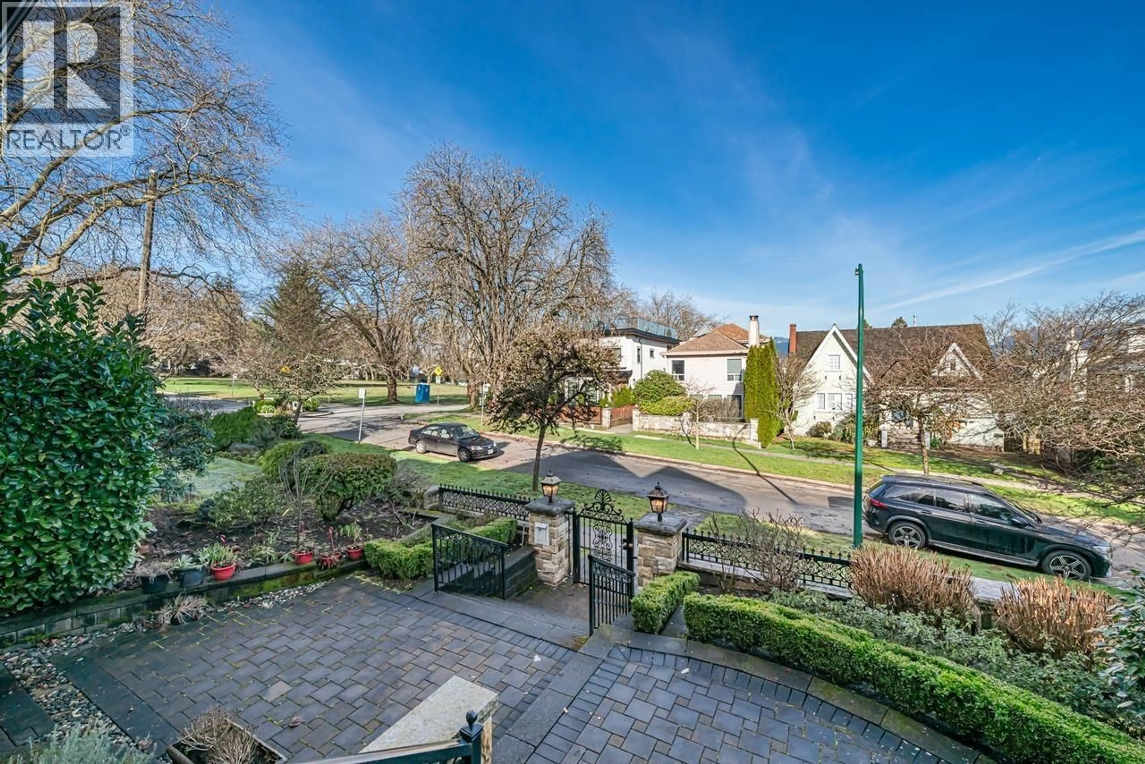 A pic from outside/outdoor area/front of a property/back of a property/a pic from drone, street for 3178 23RD AVENUE, Vancouver British Columbia V6L1P6