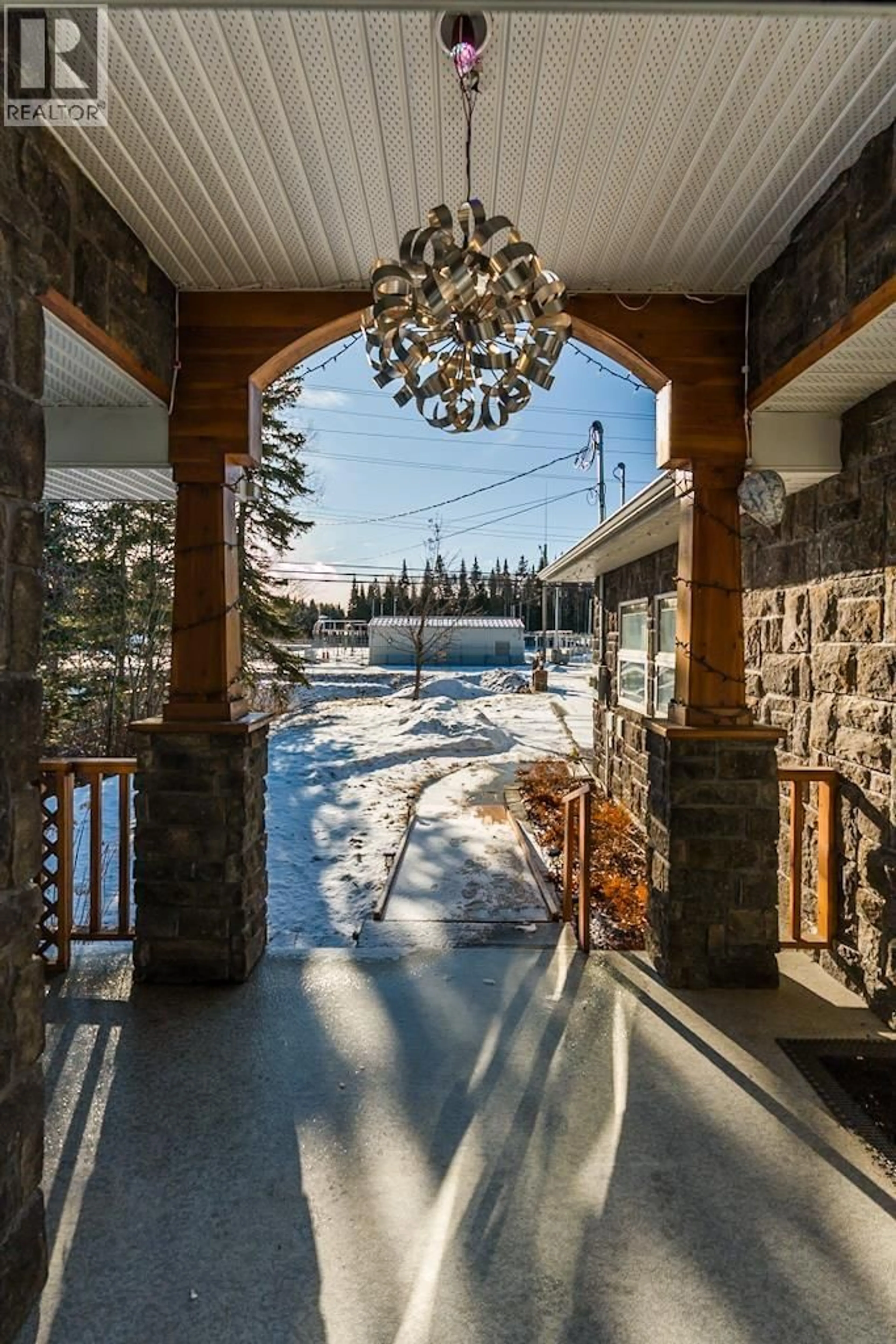 Indoor entryway for 5202 CHIEF LAKE ROAD, Prince George British Columbia V2K5R1