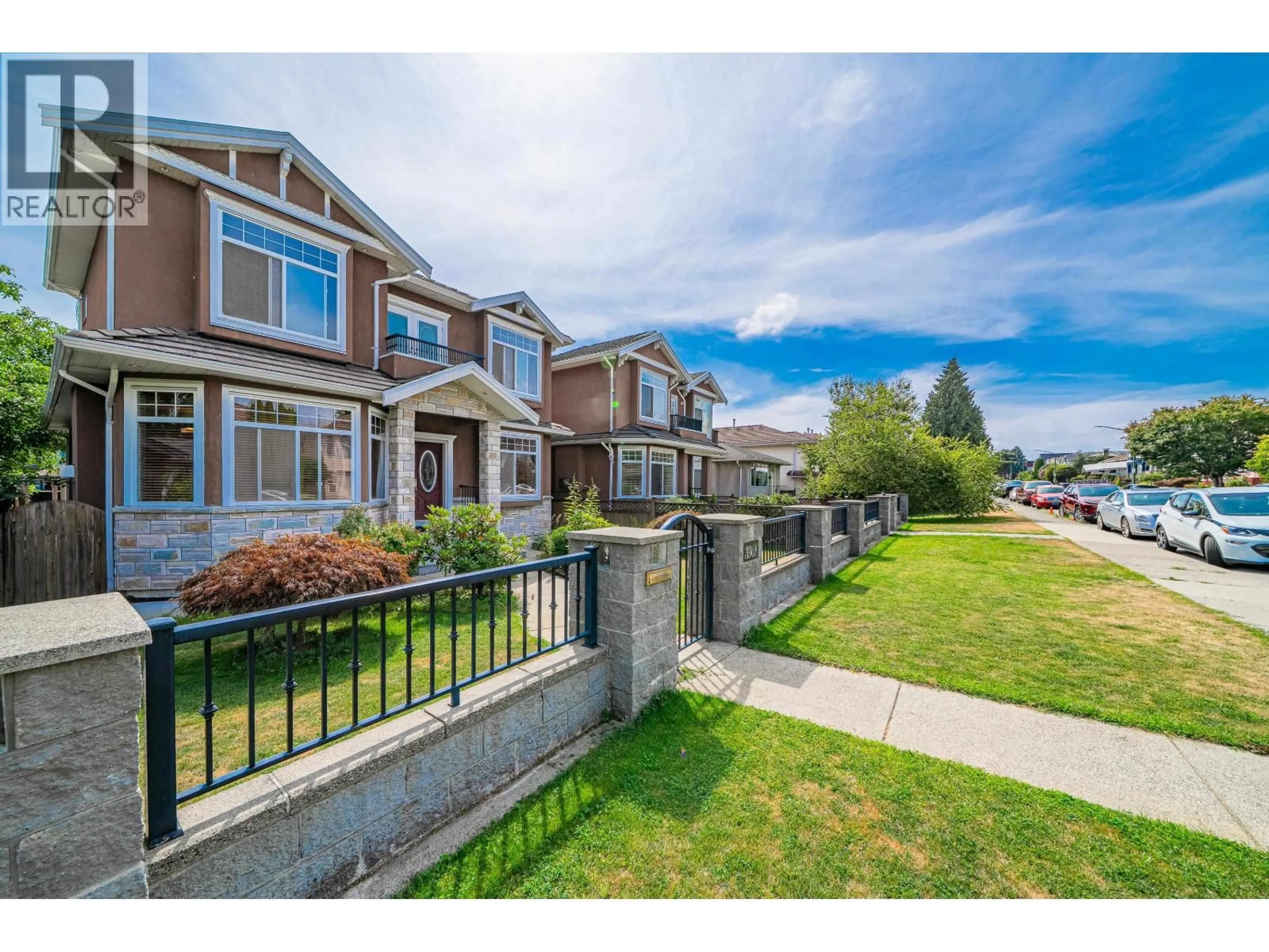 A pic from outside/outdoor area/front of a property/back of a property/a pic from drone, street for 3968 SPRUCE STREET, Burnaby British Columbia V5G1Y1