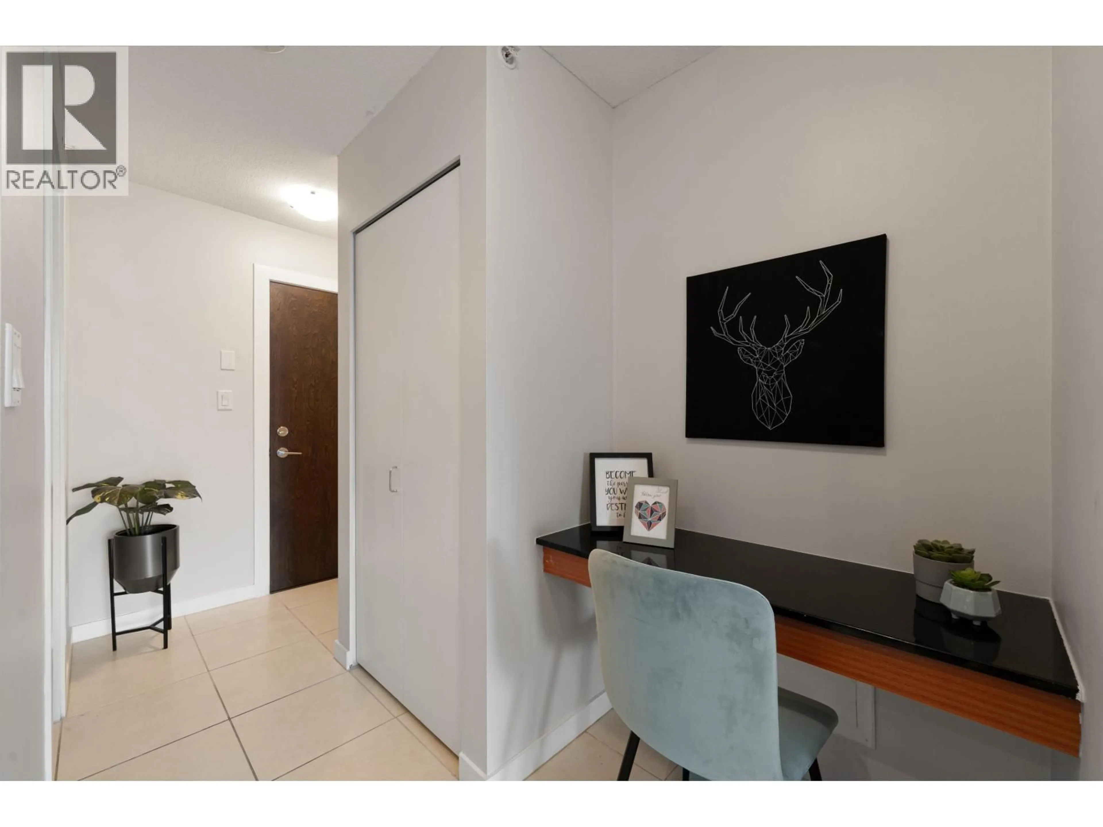 Indoor entryway for 904 - 4888 BRENTWOOD DRIVE, Burnaby British Columbia V5C0C6