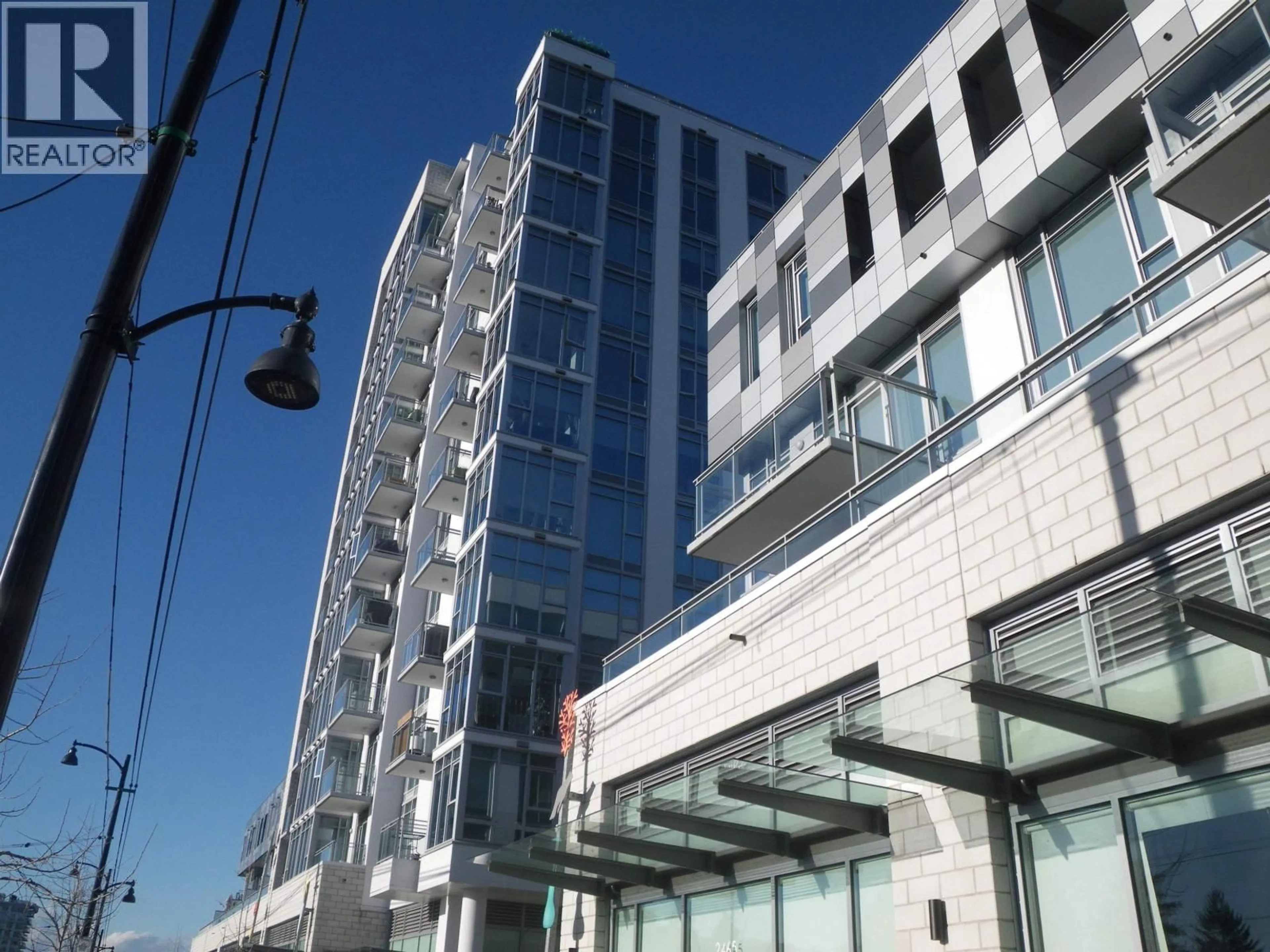 Indoor foyer for 316 - 2435 KINGSWAY, Vancouver British Columbia V5R5G8