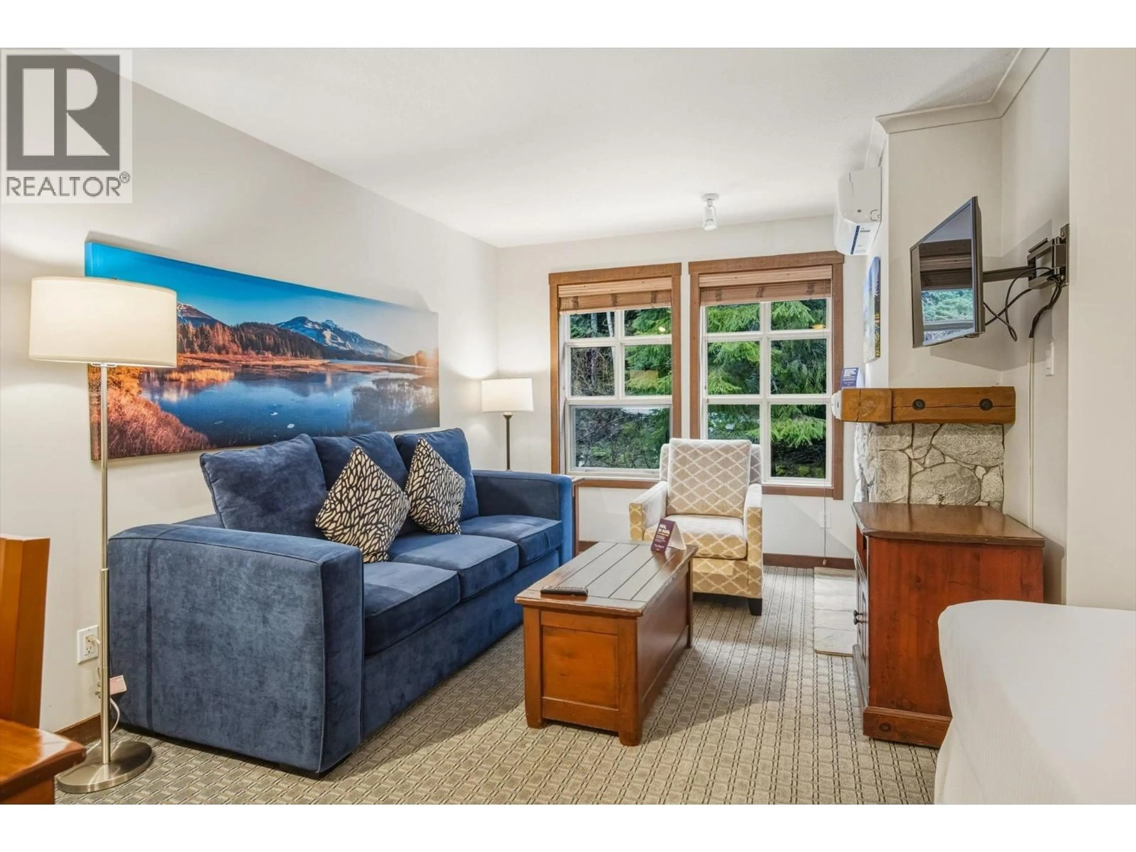 Living room with furniture, unknown for 413 - 4899 PAINTED CLIFF ROAD, Whistler British Columbia V8E1E2