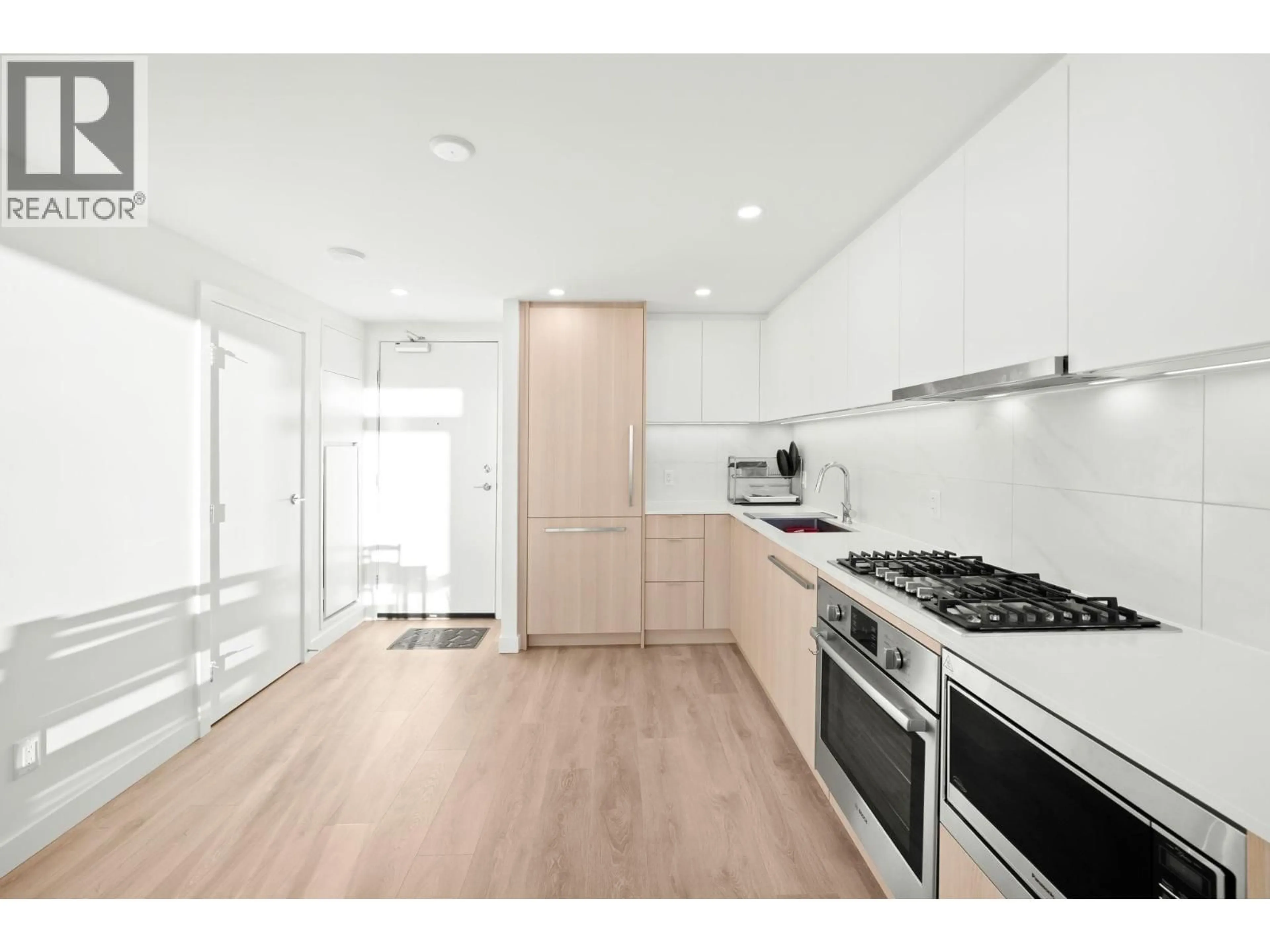 Standard kitchen, wood/laminate floor for 1208 - 318 ALDERSON AVENUE, Coquitlam British Columbia V3K0J1