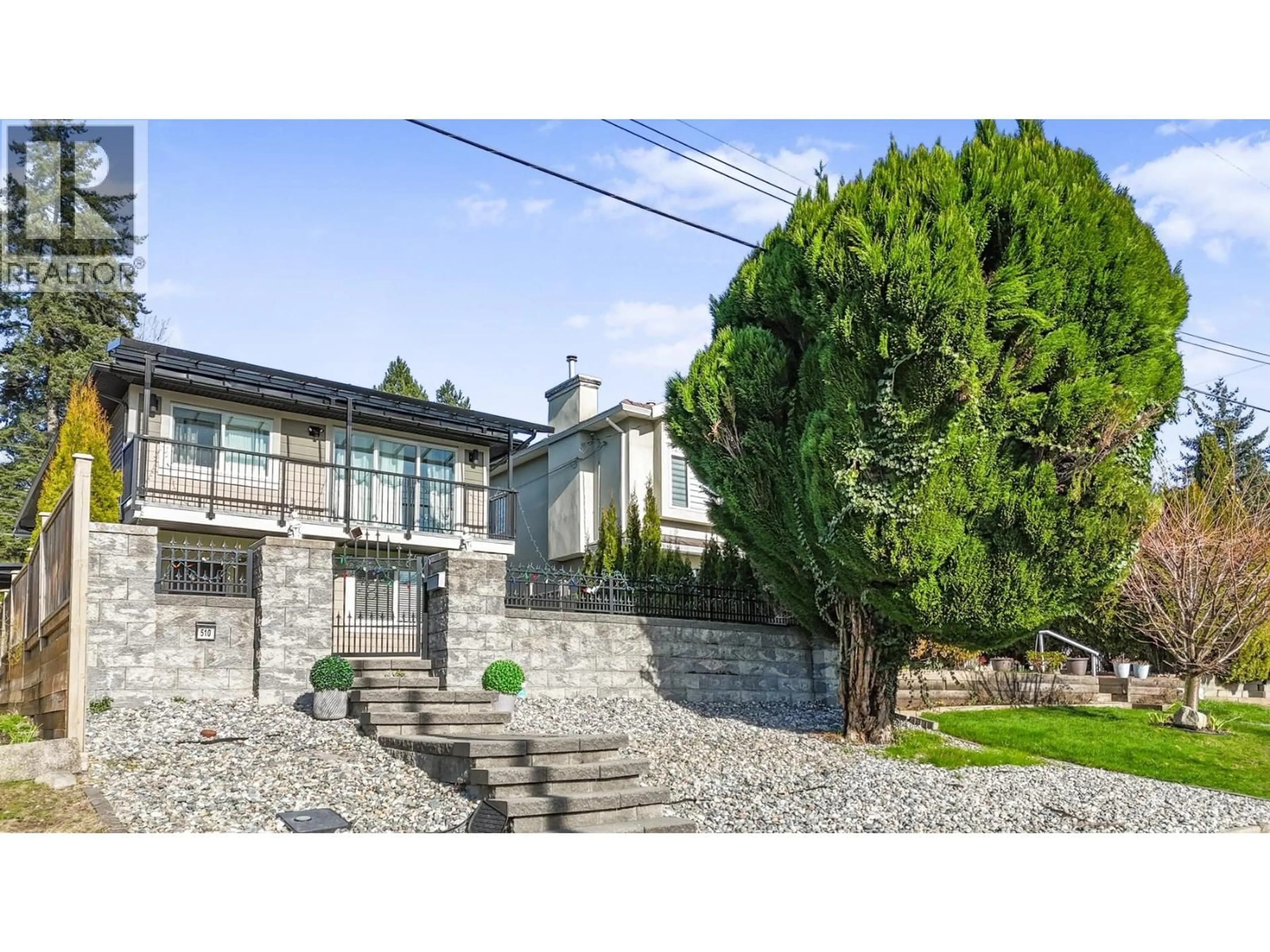 A pic from outside/outdoor area/front of a property/back of a property/a pic from drone, unknown for 510 25TH W STREET, North Vancouver British Columbia V7N2G3