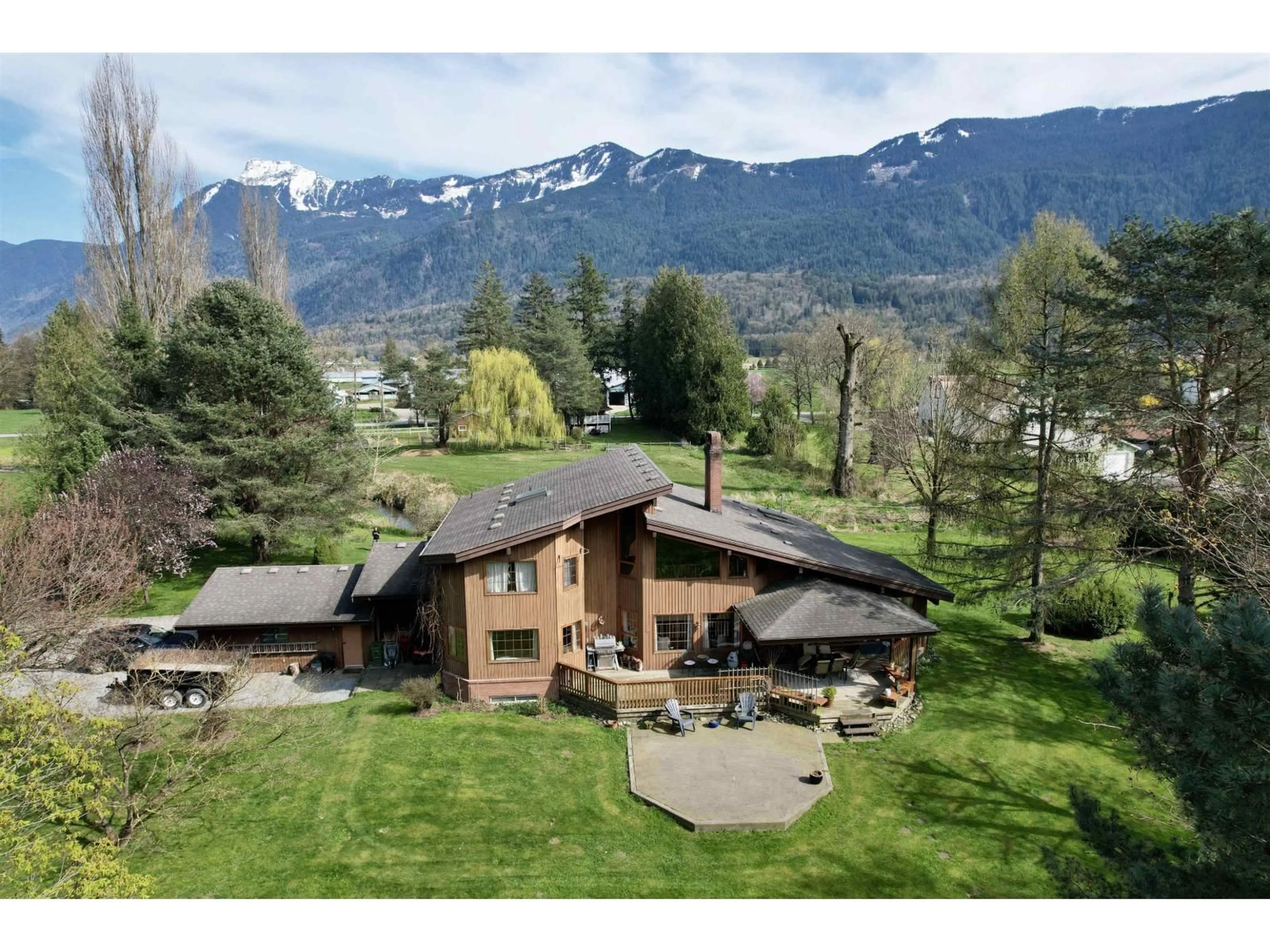 A pic from outside/outdoor area/front of a property/back of a property/a pic from drone, mountain view for 9495 FORD ROAD, Rosedale British Columbia V0X1X2