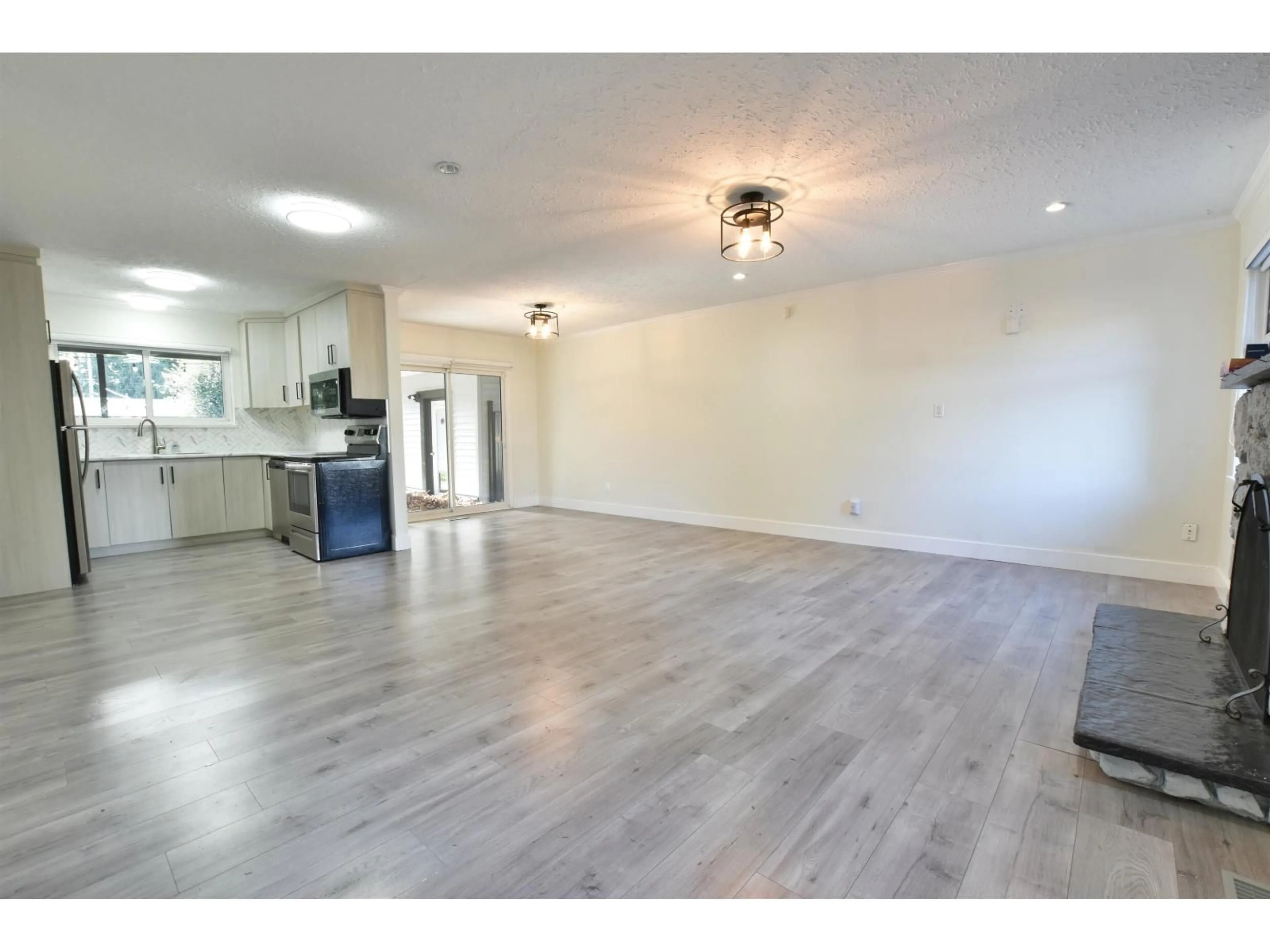 Unknown for 20572 43 AVENUE, Langley British Columbia V3A3C2