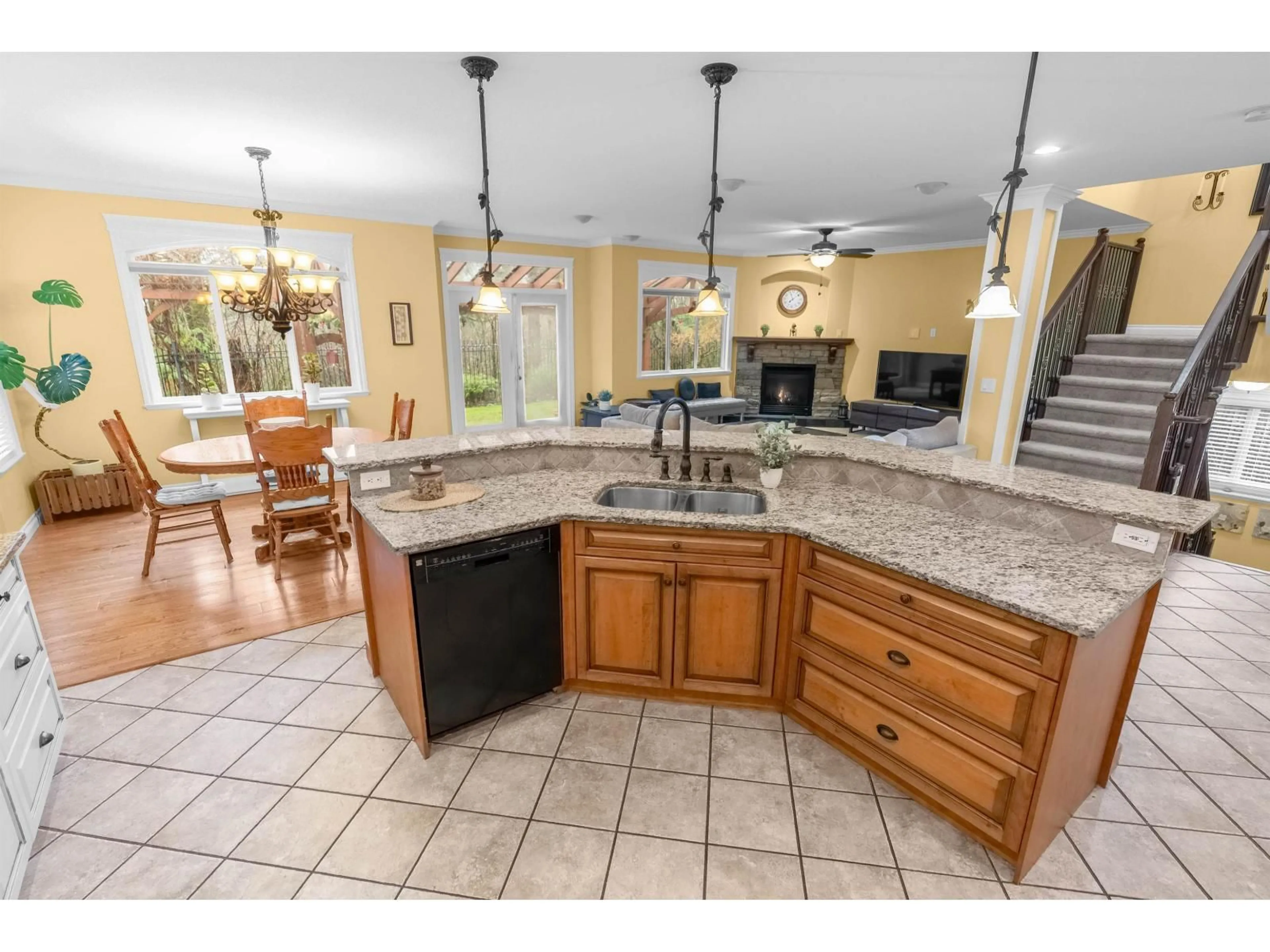 Open concept kitchen, ceramic/tile floor for 20 - 33925 ARAKI COURT, Mission British Columbia V3V7R4