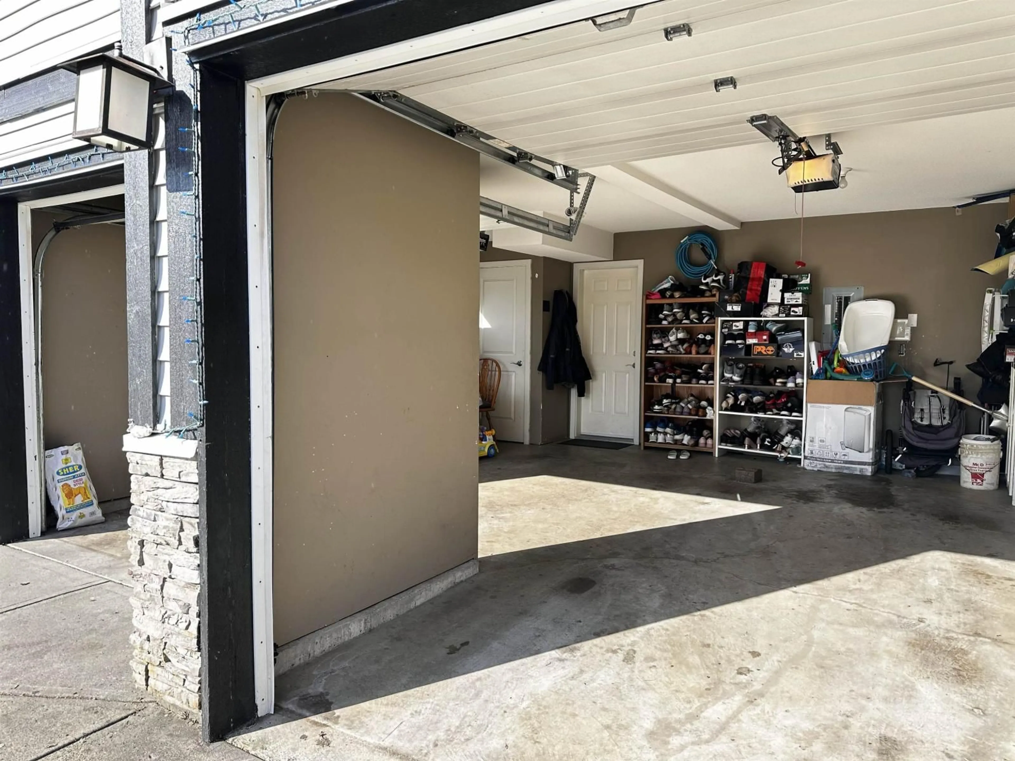 Indoor garage for 9 - 31235 UPPER MACLURE ROAD, Abbotsford British Columbia V2T5N4