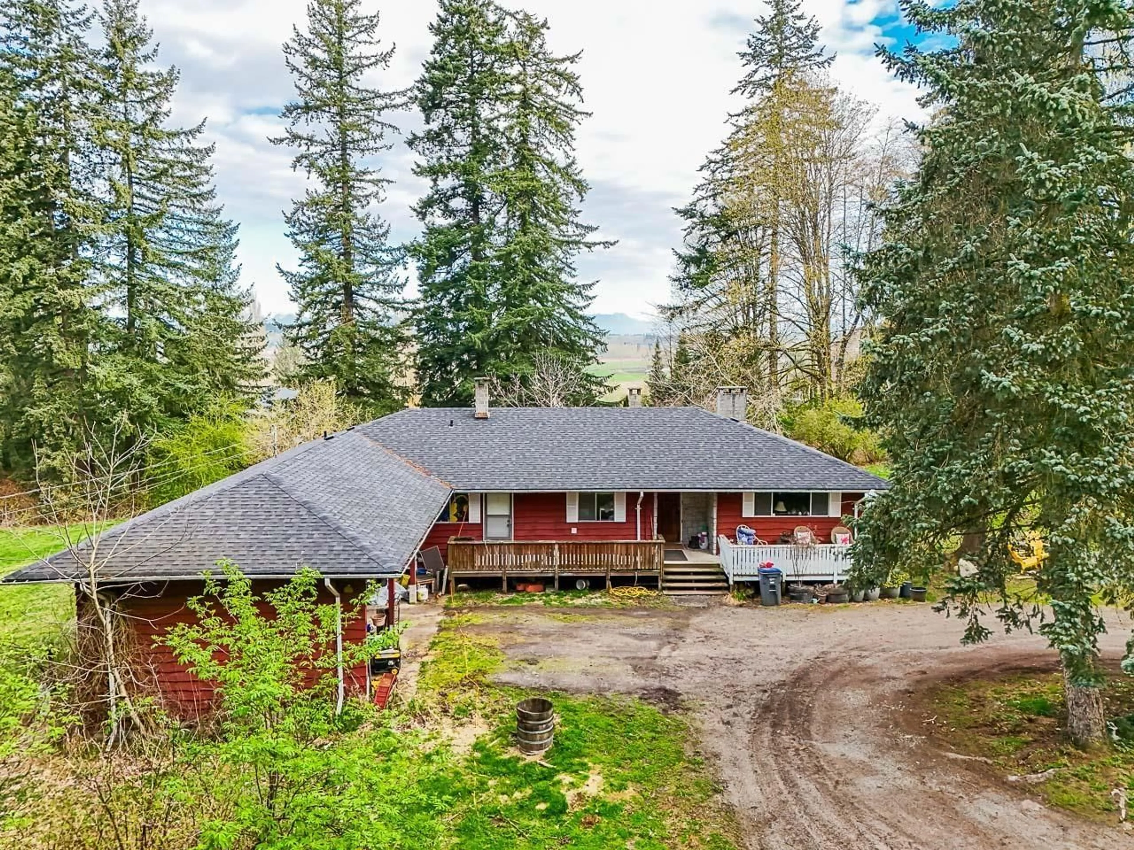 A pic from outside/outdoor area/front of a property/back of a property/a pic from drone, unknown for 18495 0 AVENUE, Surrey British Columbia V3Z9R9