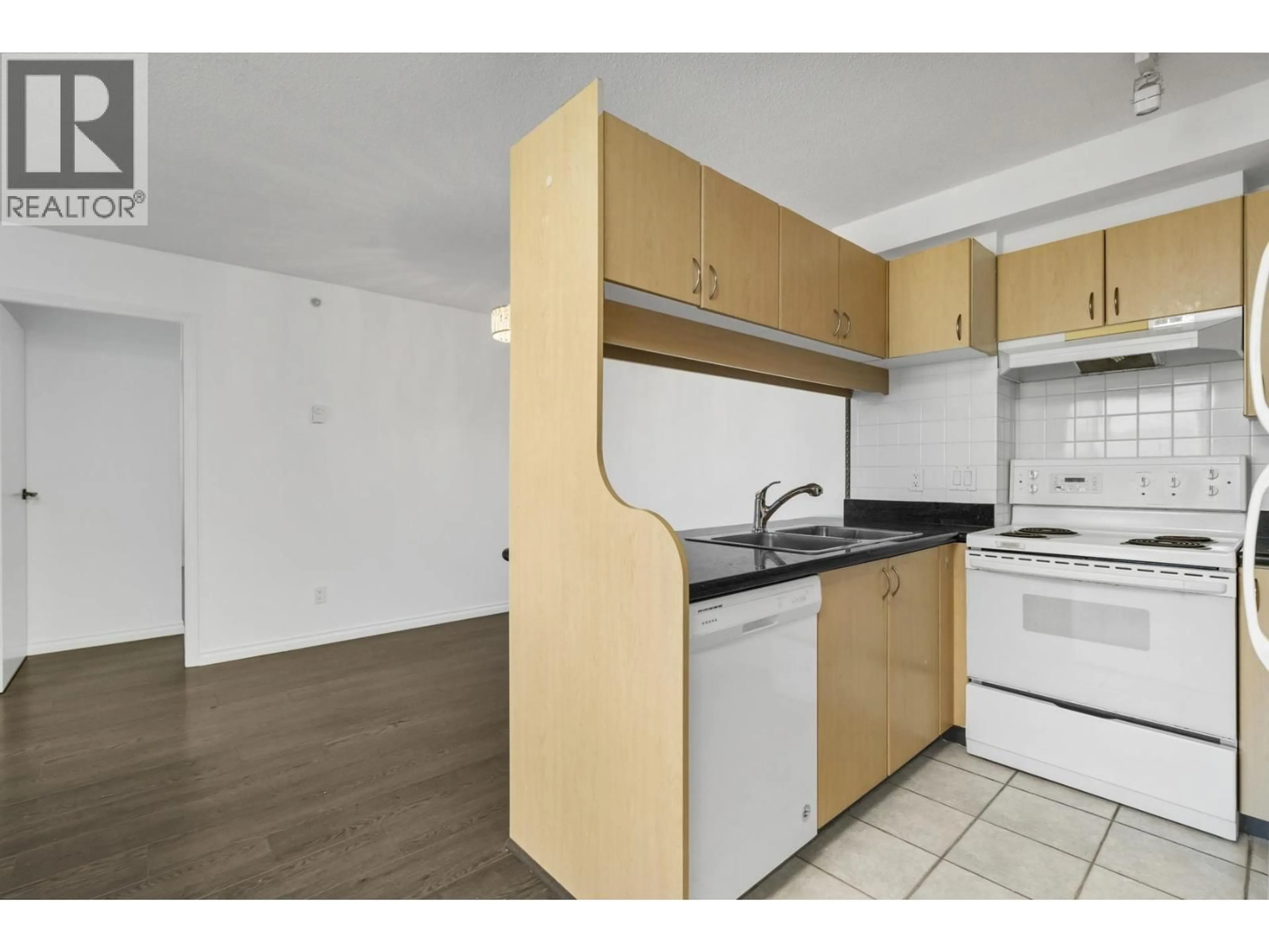 Standard kitchen, unknown for 1106 - 6611 COONEY ROAD, Richmond British Columbia V6Y4C5