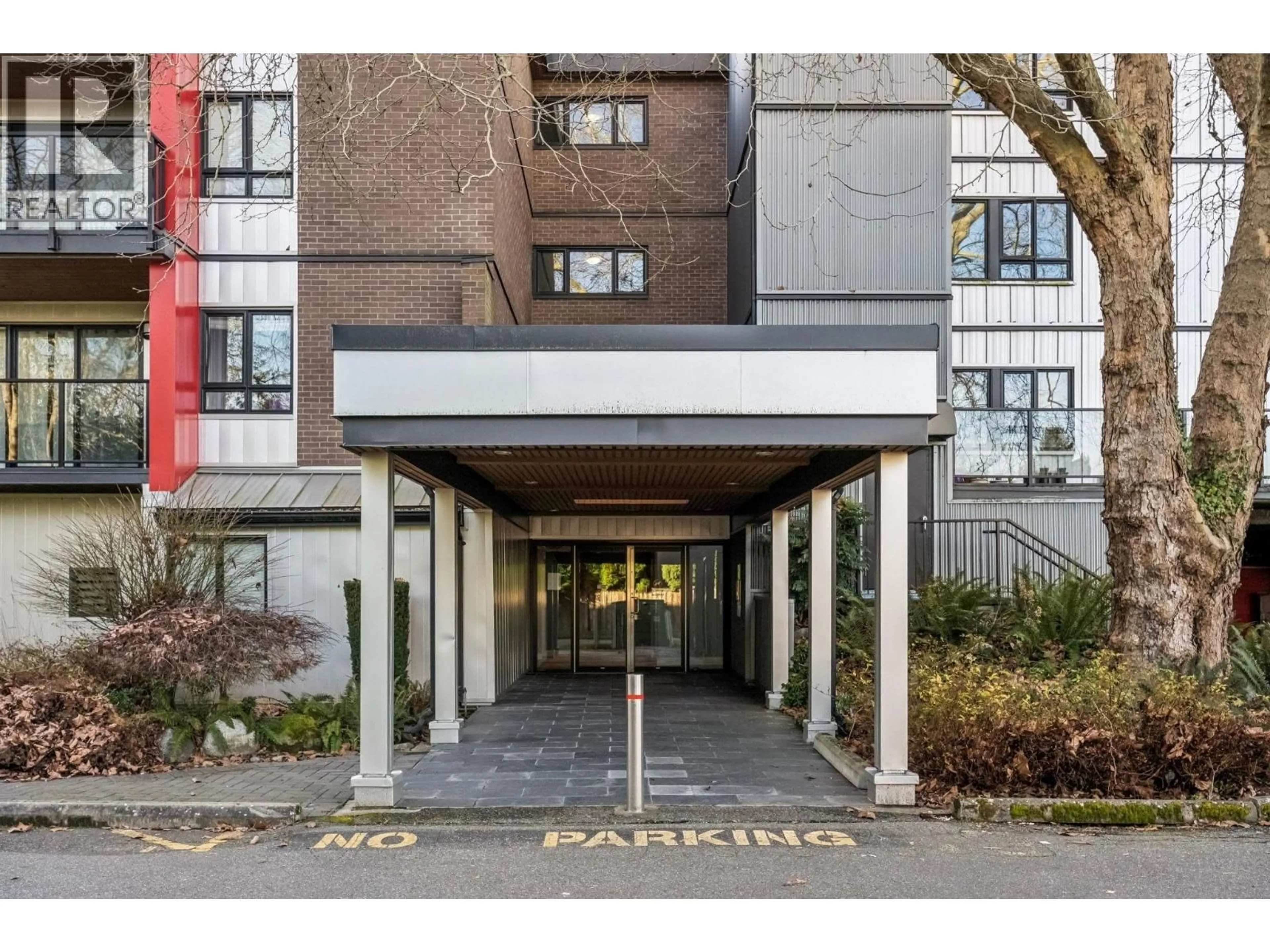 Indoor foyer for 310 - 11240 DANIELS ROAD, Richmond British Columbia V6X1M6