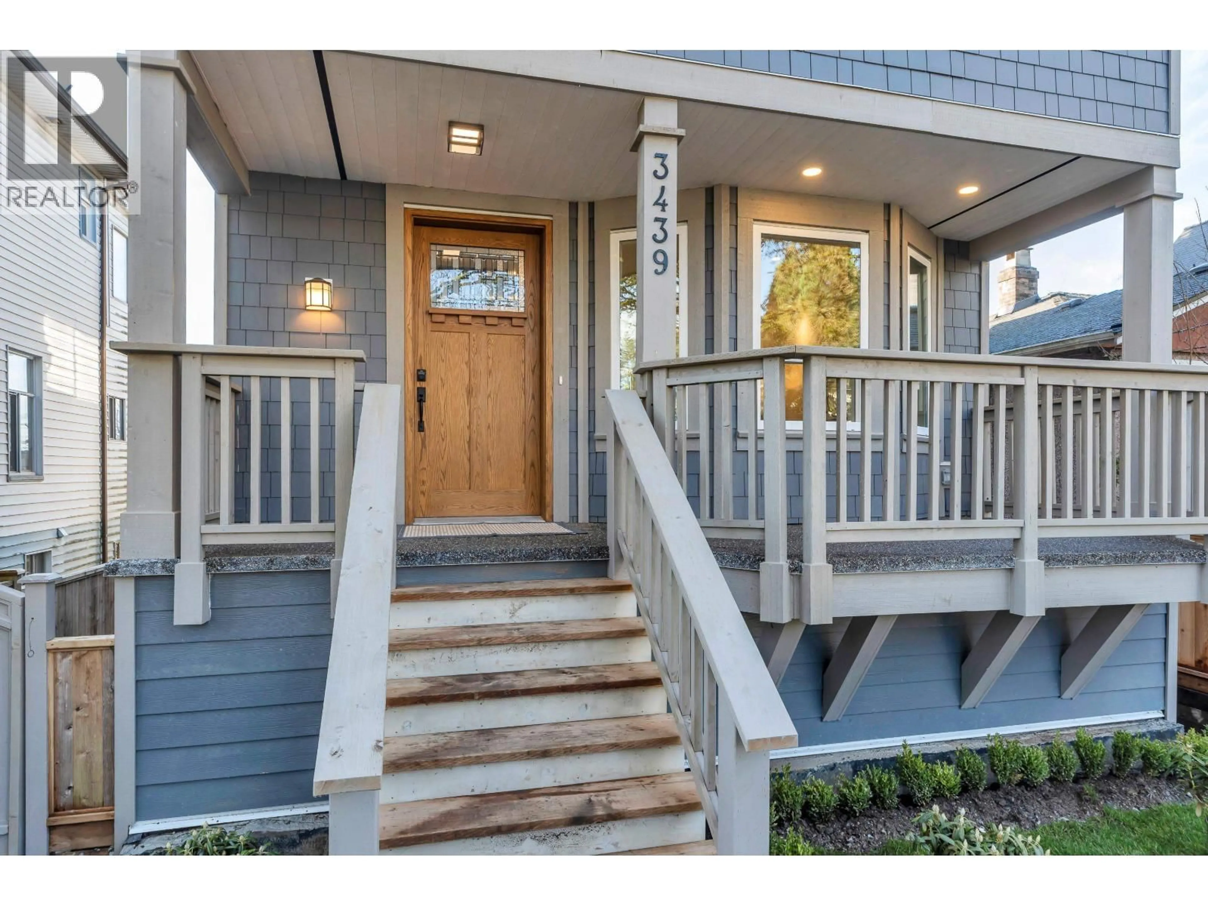 Indoor entryway for 3439 FLEMING STREET, Vancouver British Columbia V5N3V7