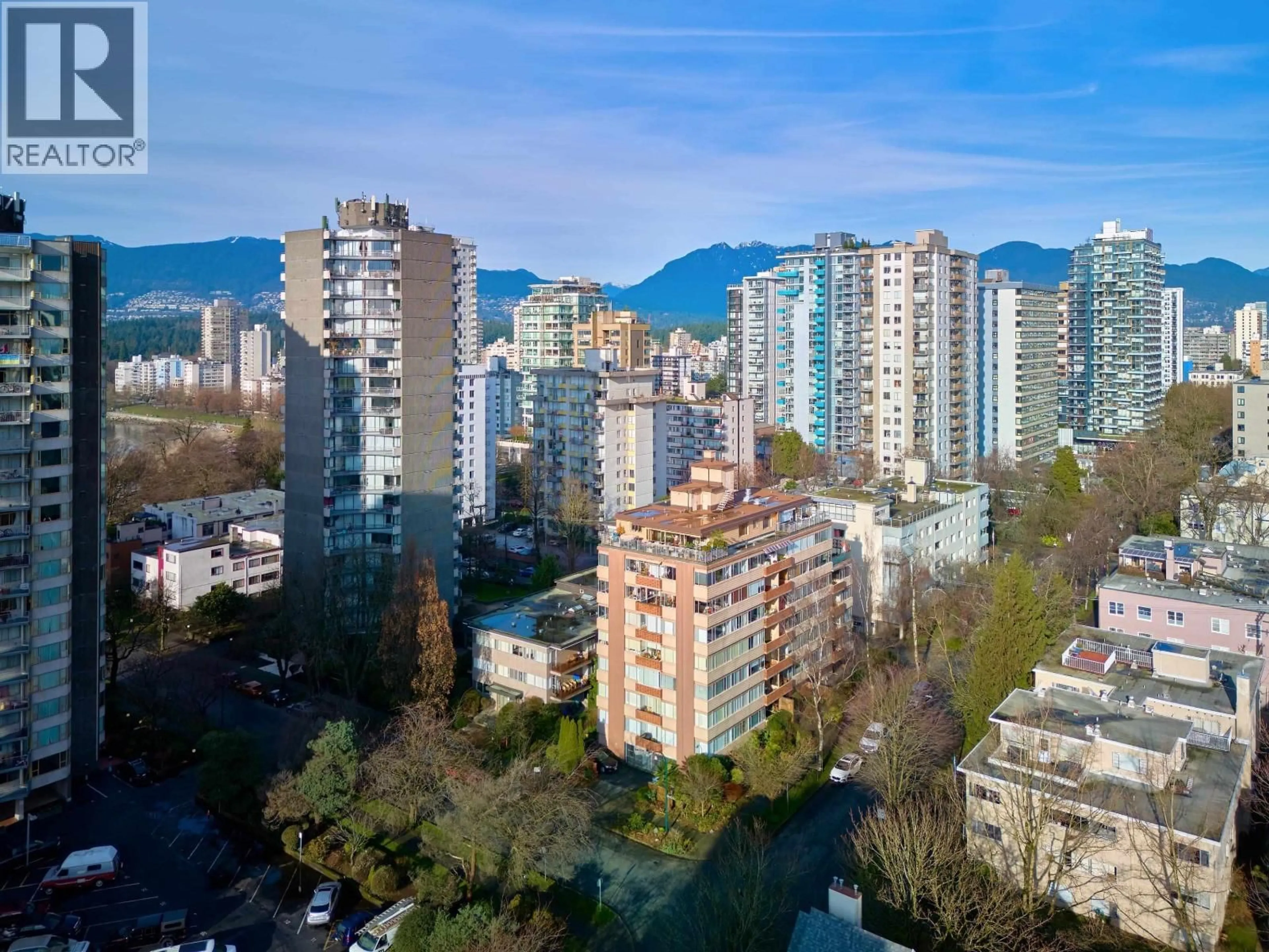 A pic from outside/outdoor area/front of a property/back of a property/a pic from drone, city buildings view from balcony for 302 - 1315 CARDERO STREET, Vancouver British Columbia V6G2J2