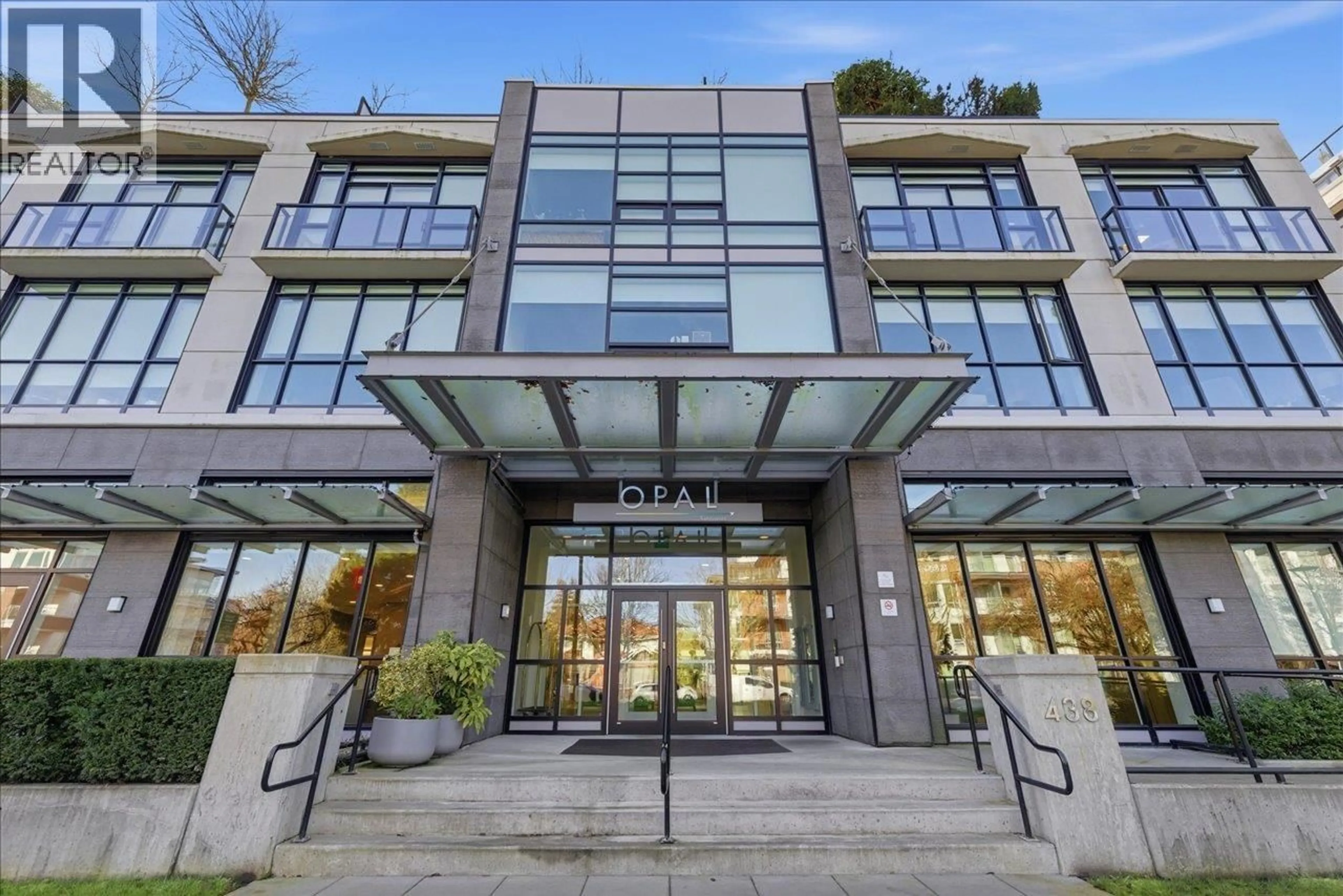 Indoor foyer for 104 - 438 KING EDWARD AVENUE, Vancouver British Columbia V5Y0M5