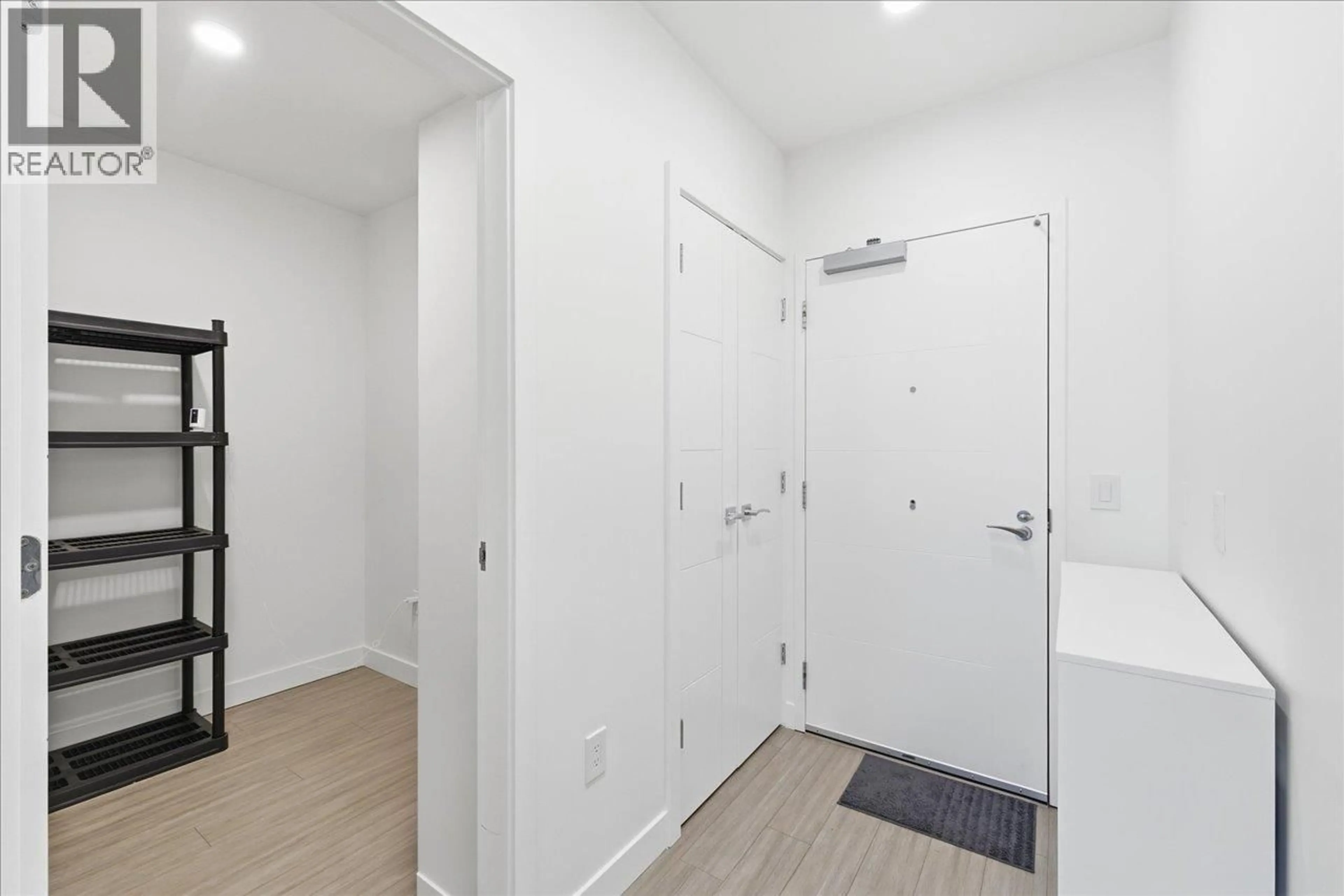 Indoor entryway for 104 - 438 KING EDWARD AVENUE, Vancouver British Columbia V5Y0M5
