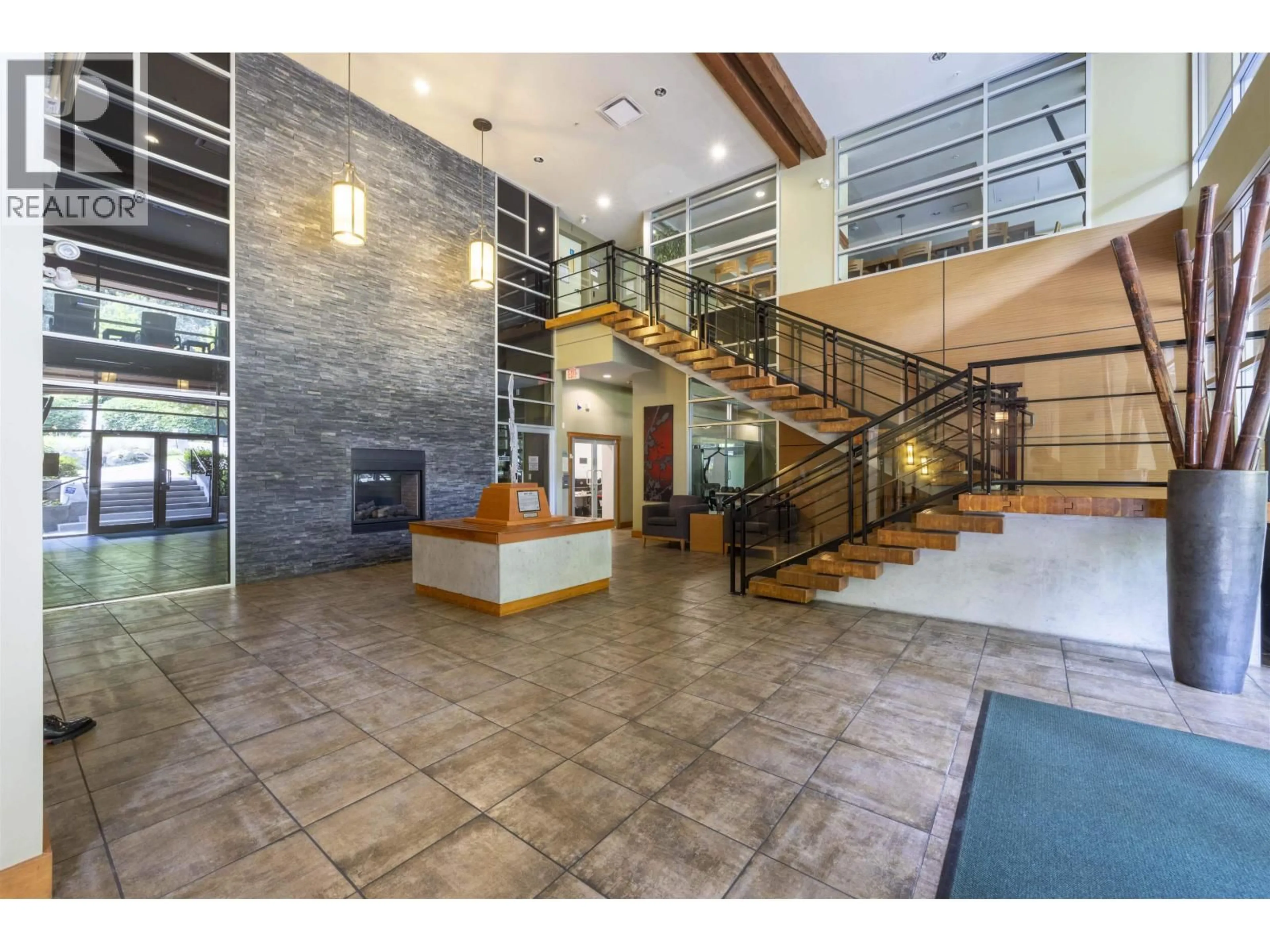 Indoor foyer for 311 - 7428 BYRNEPARK WALK, Burnaby British Columbia V3N0B4