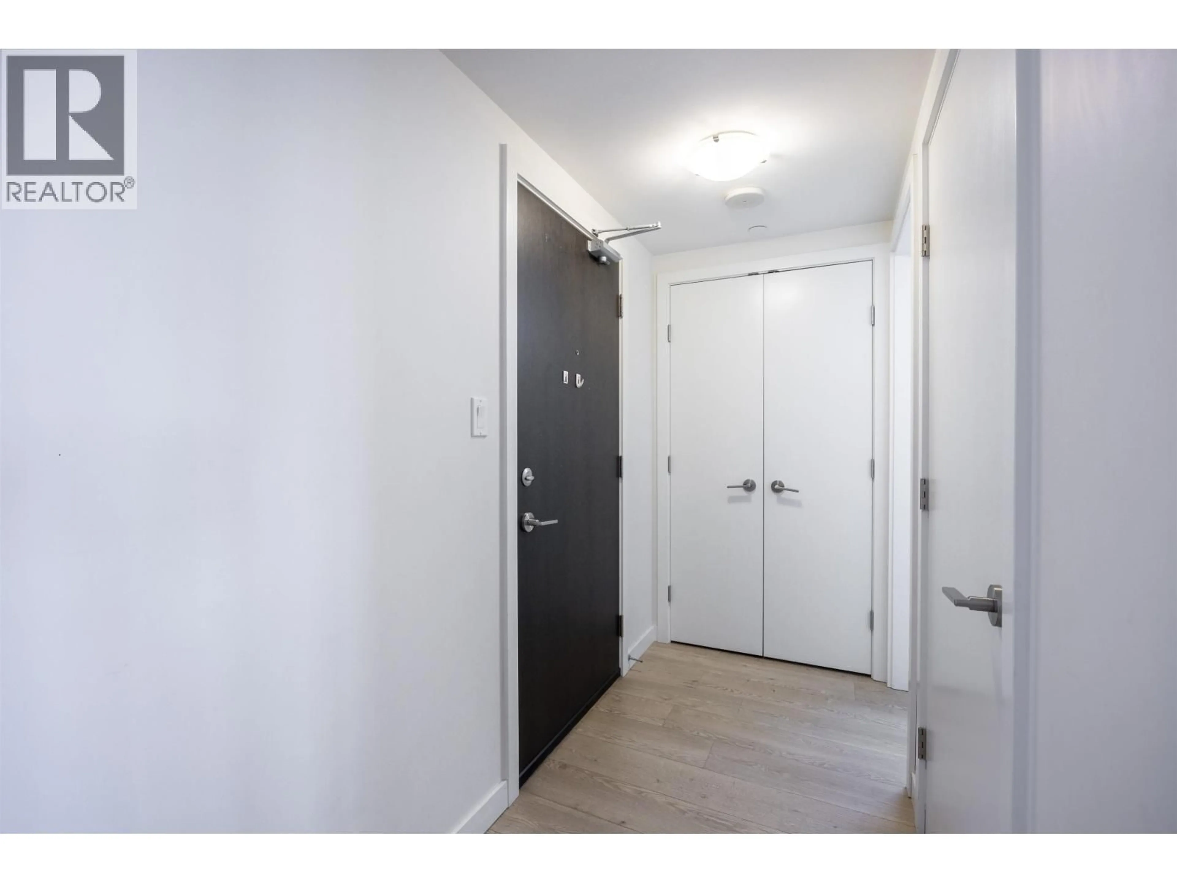 Indoor entryway for 2703 - 3080 LINCOLN AVENUE, Coquitlam British Columbia V3B0L9