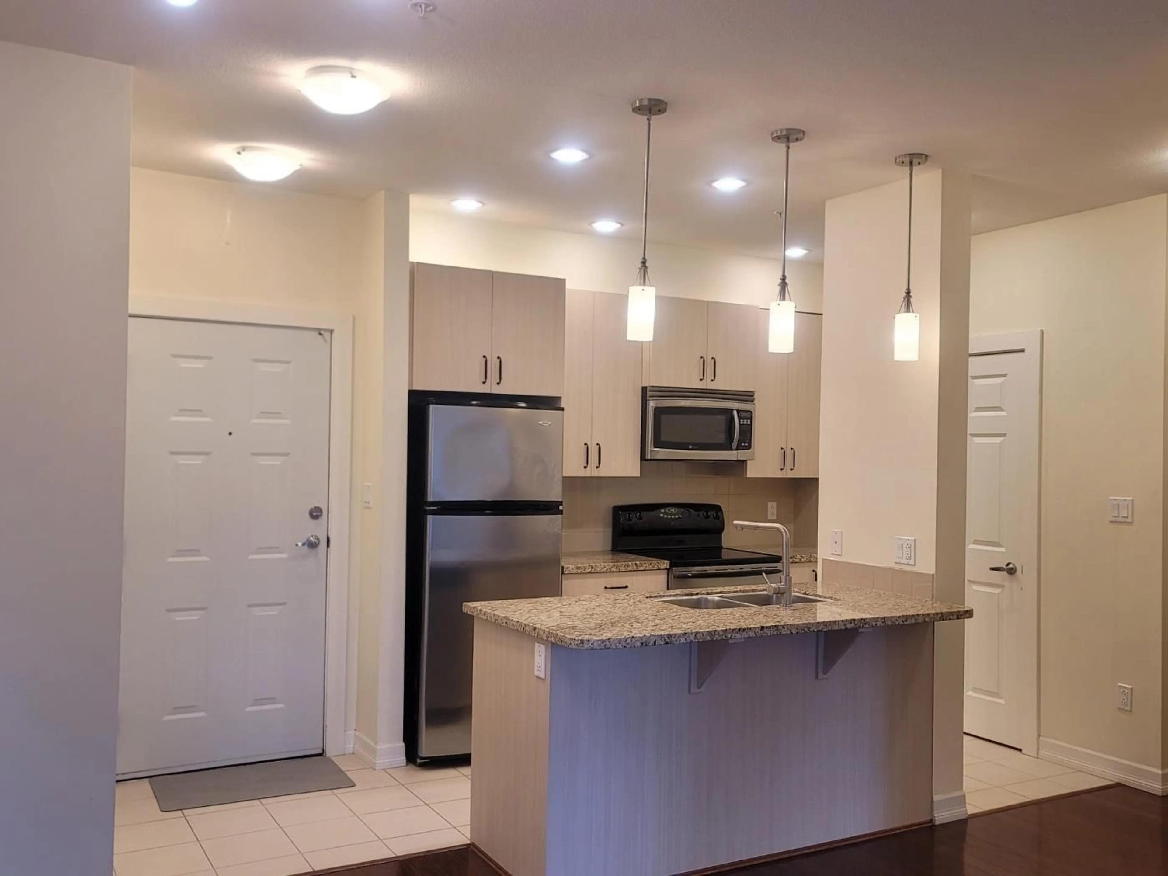 Open concept kitchen, unknown for 215 - 10237 133 STREET, Surrey British Columbia V3T0C6