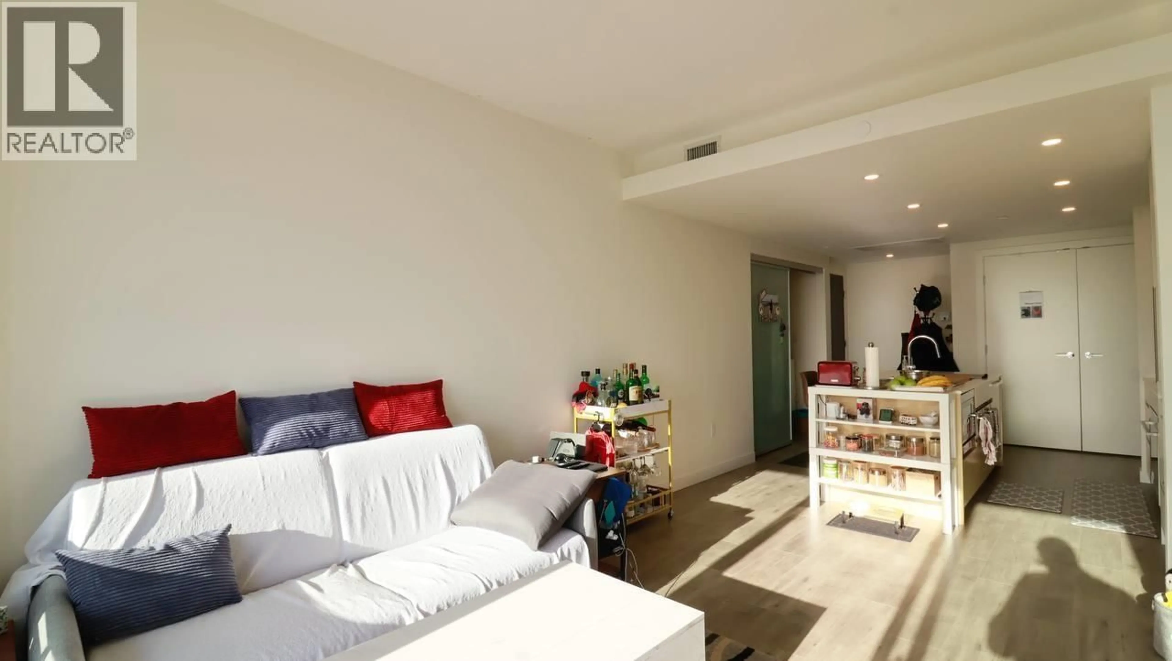 Living room with furniture, unknown for 2205 - 200 KLAHANIE COURT, West Vancouver British Columbia V7P0E4