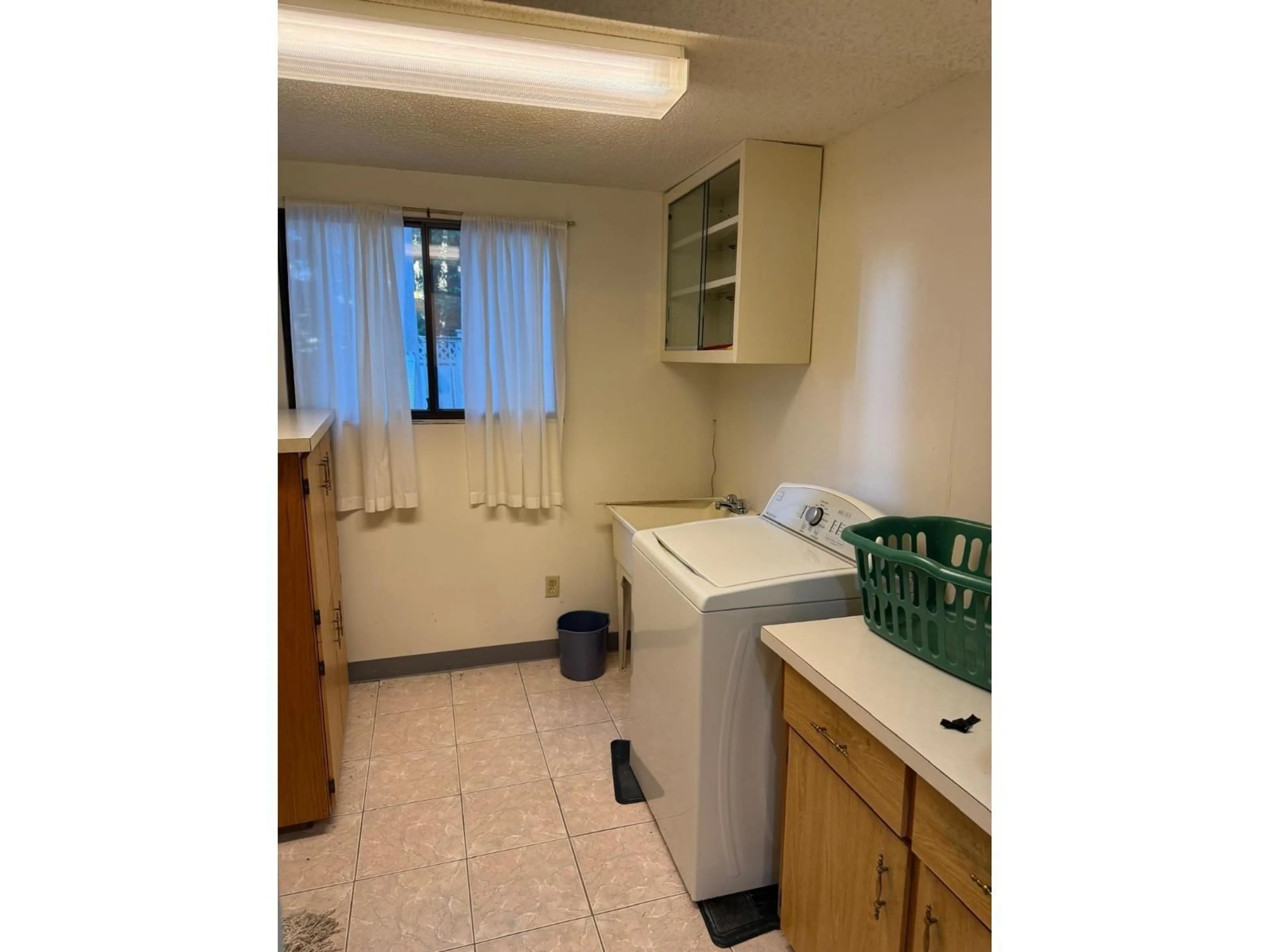 Laundry room for 6738 128B STREET, Surrey British Columbia V3W7C4