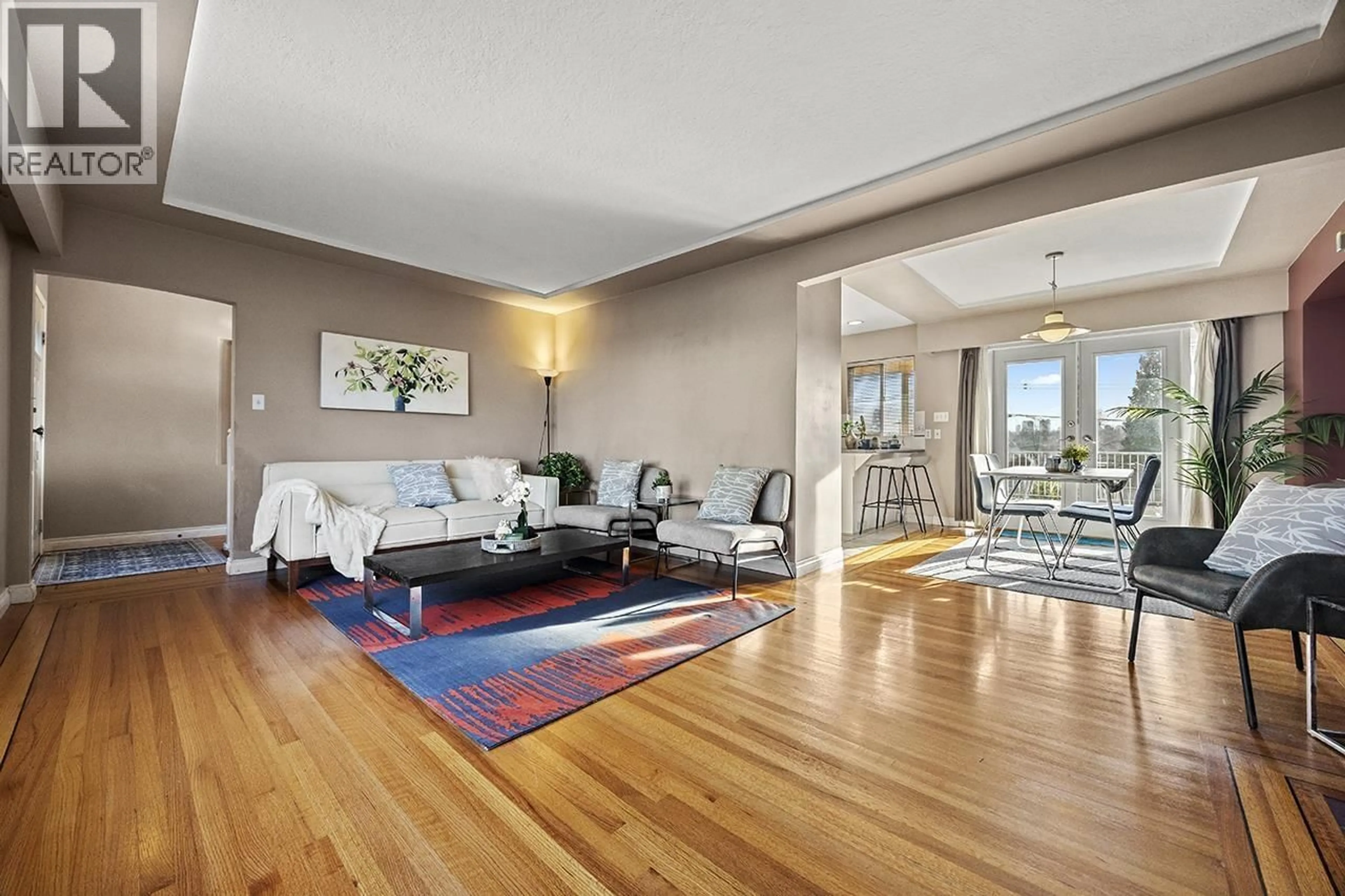 Living room with furniture, unknown for 6190 SUMAS STREET, Burnaby British Columbia V5B2T6