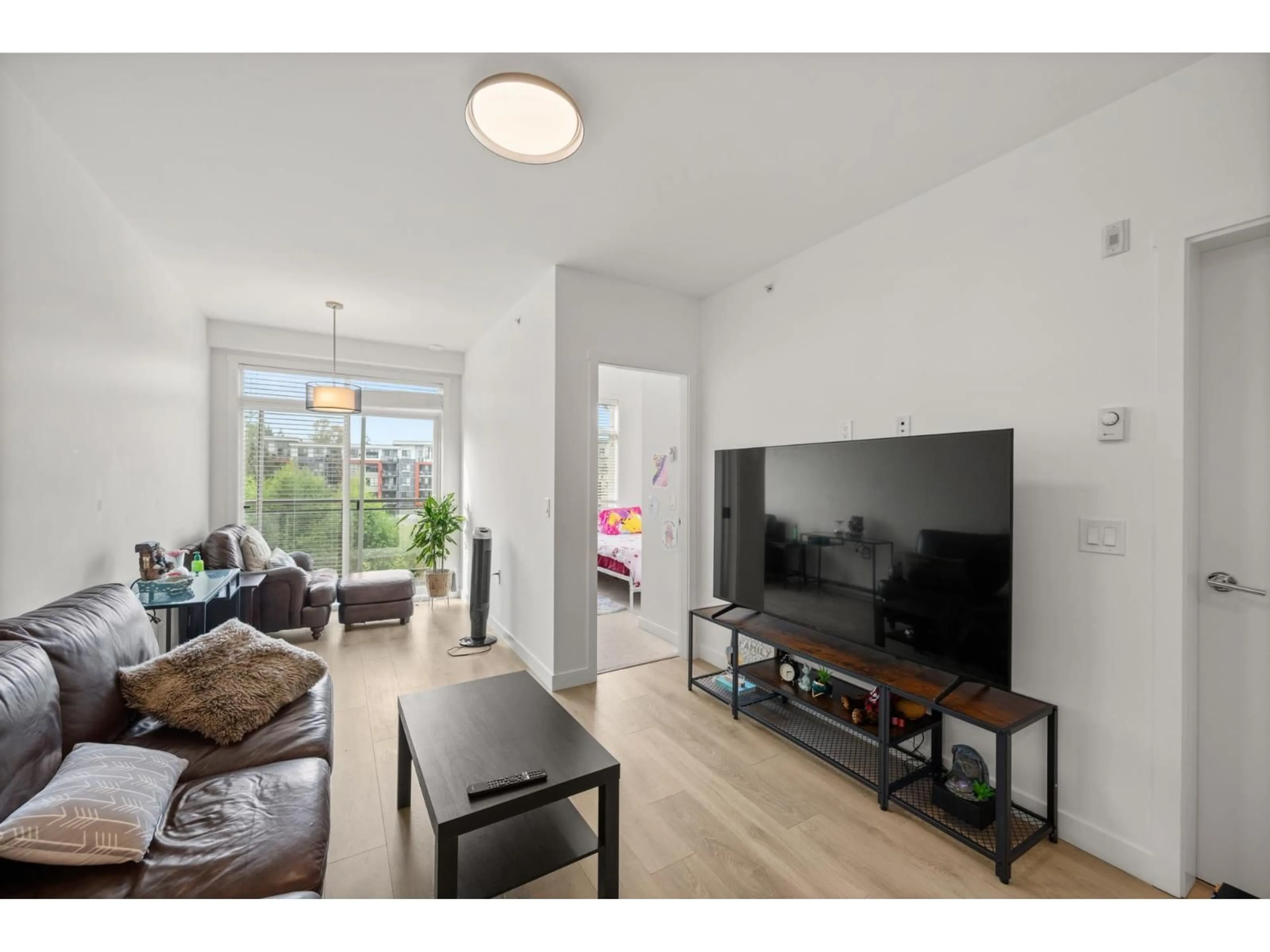 Living room with furniture, unknown for 424 - 5415 BRYDON CRESCENT, Langley British Columbia V3A0N4