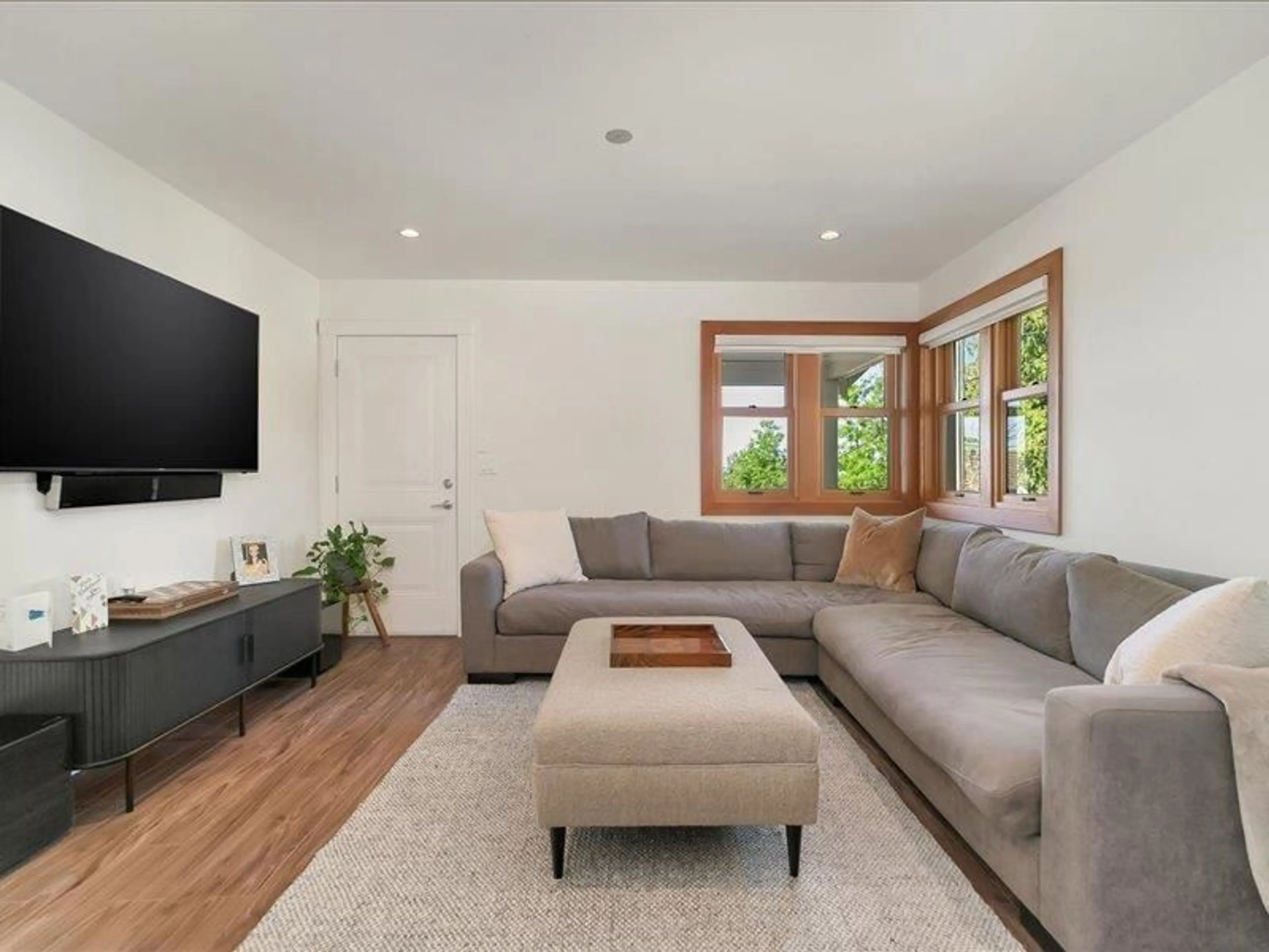 Living room with furniture, unknown for 16602 BELL ROAD, Surrey British Columbia V3S1H8