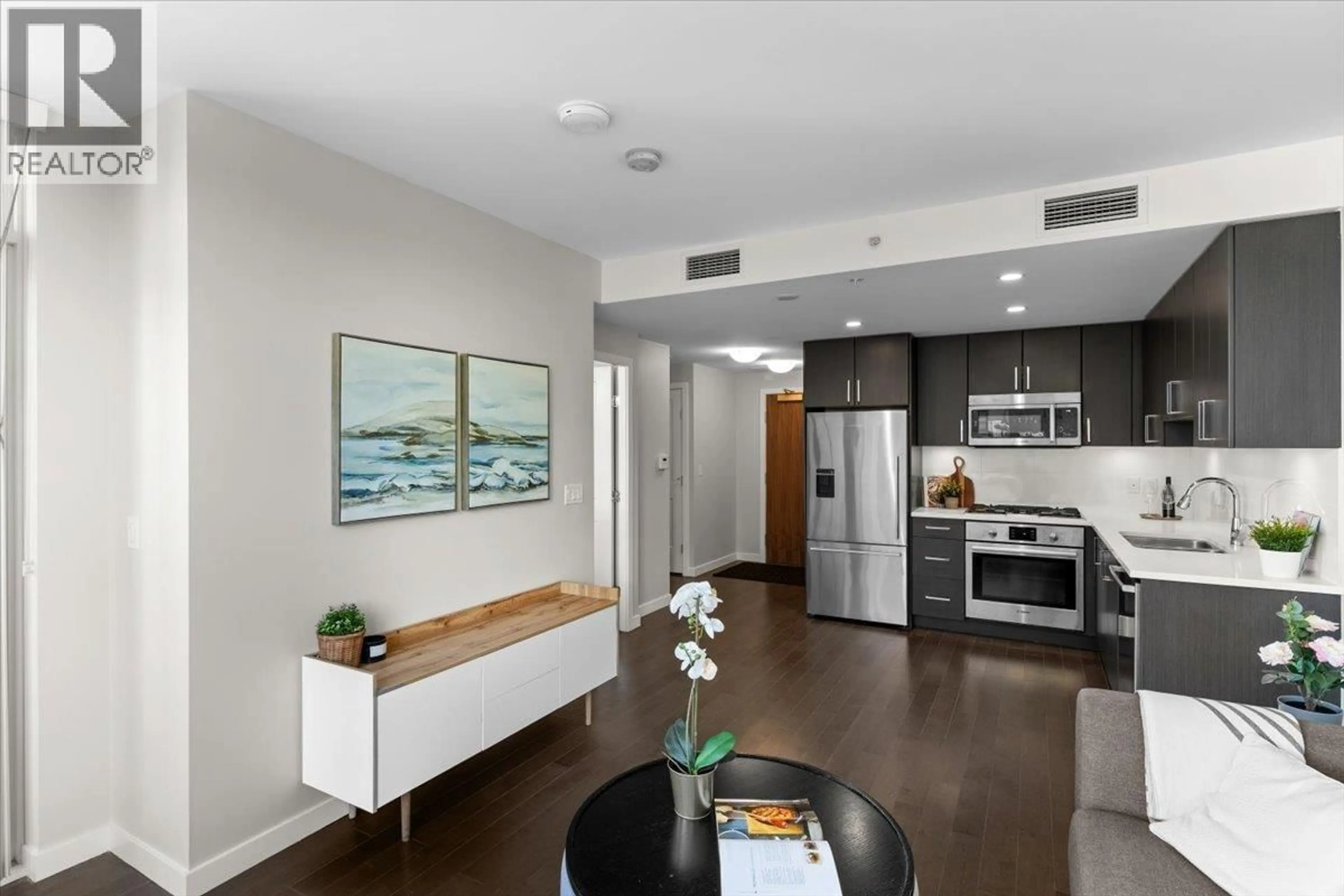 Open concept kitchen, wood/laminate floor for 805 - 1708 ONTARIO STREET, Vancouver British Columbia V5T0J7