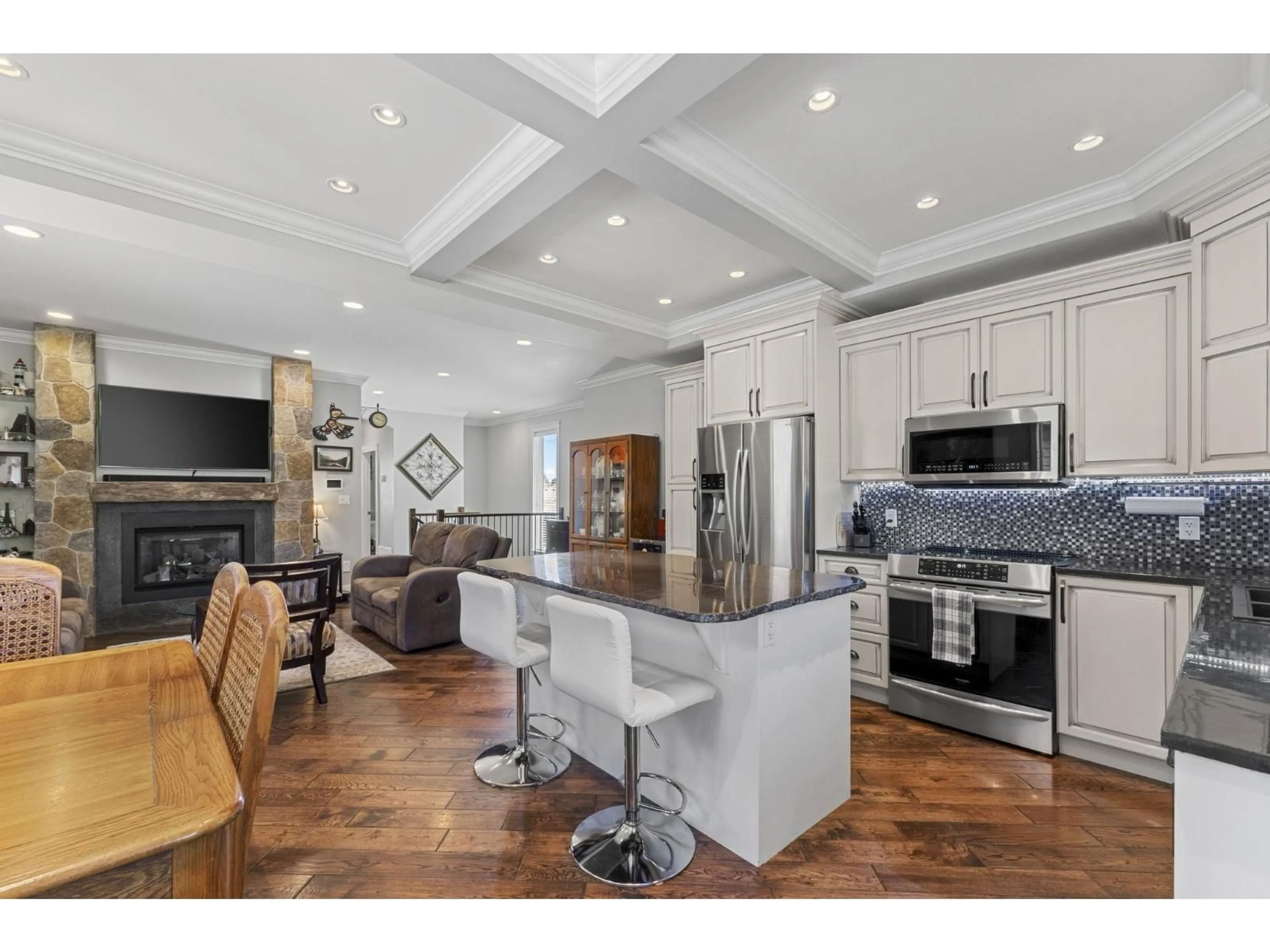 Open concept kitchen, unknown for 9603 ST. DAVID STREET, Chilliwack British Columbia V2P5B5