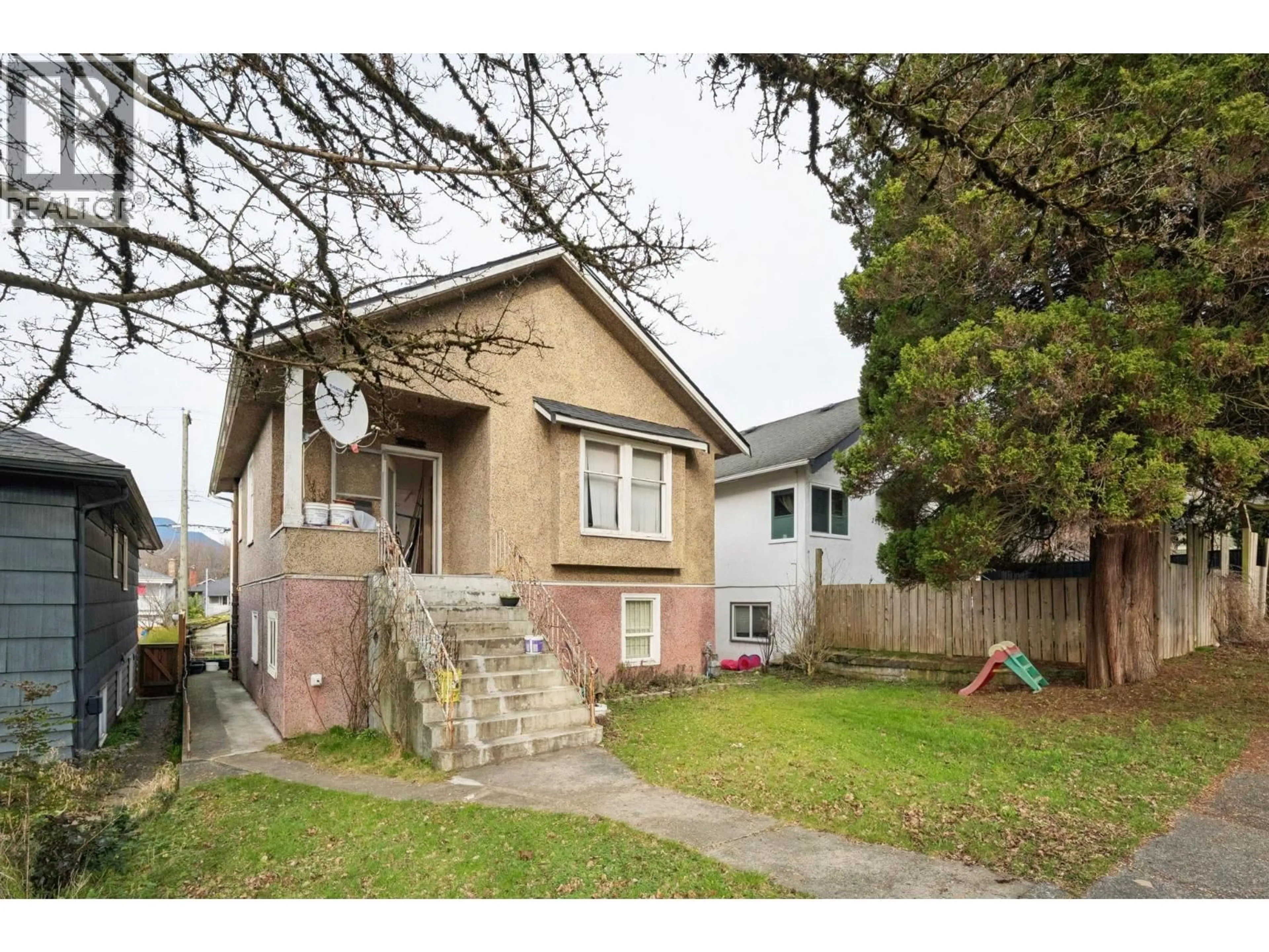 Home with brick exterior material, street for 2541 DUNDAS STREET, Vancouver British Columbia V5K1P7