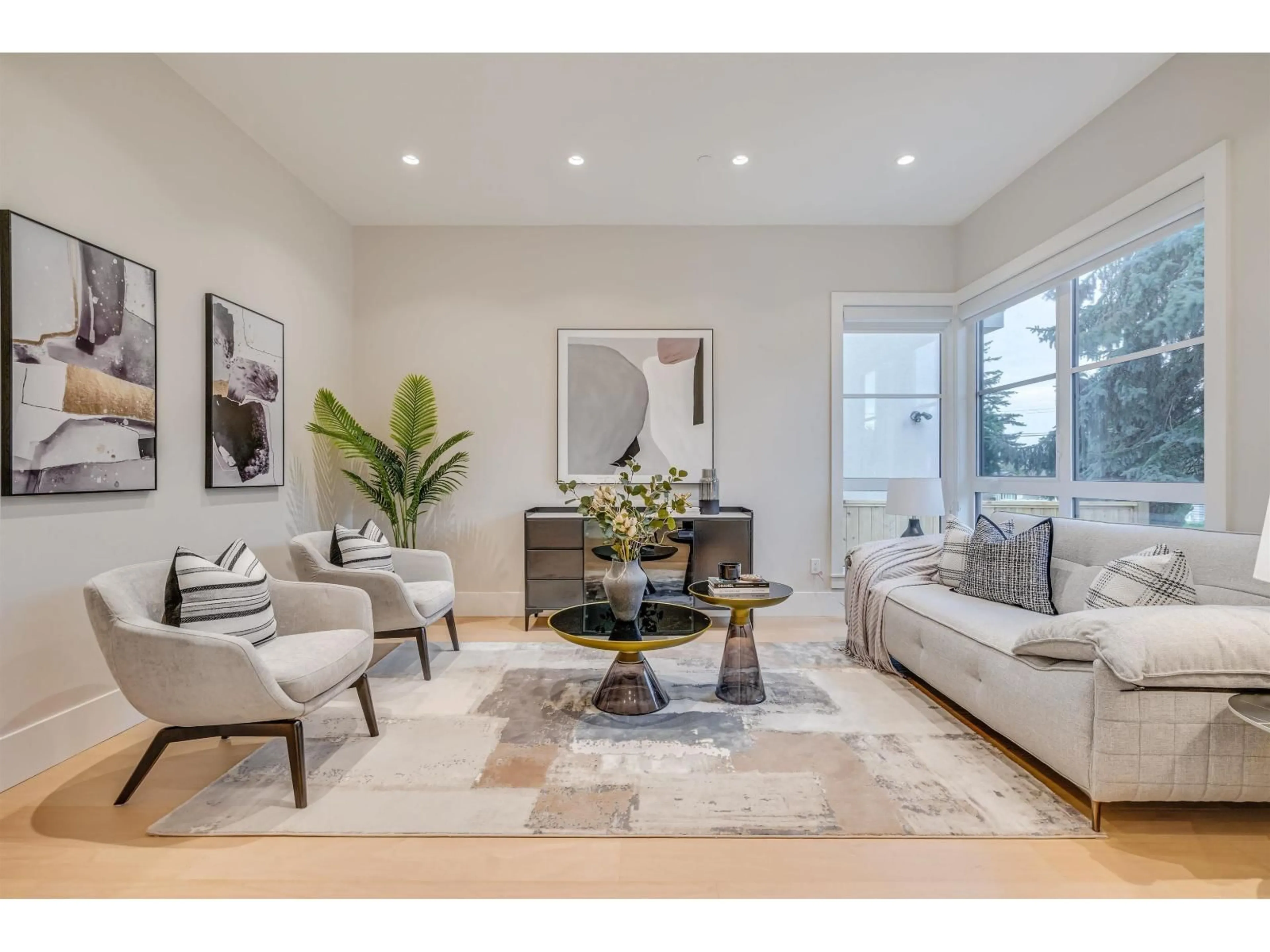 Living room with furniture, unknown for 15387 PACIFIC AVENUE, White Rock British Columbia V4B1R3