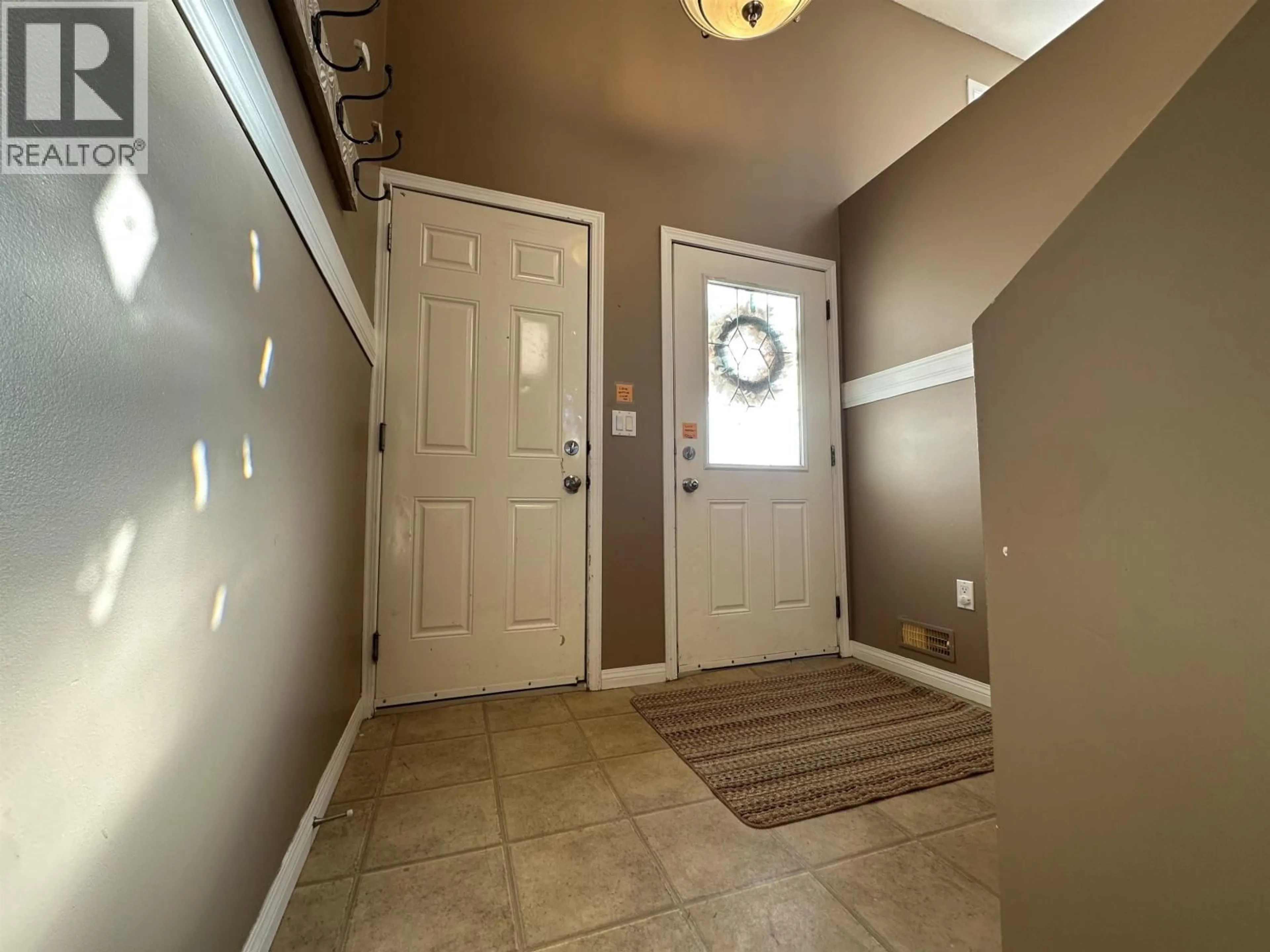 Indoor entryway for 11340 97 STREET, Fort St. John British Columbia V1J7H8