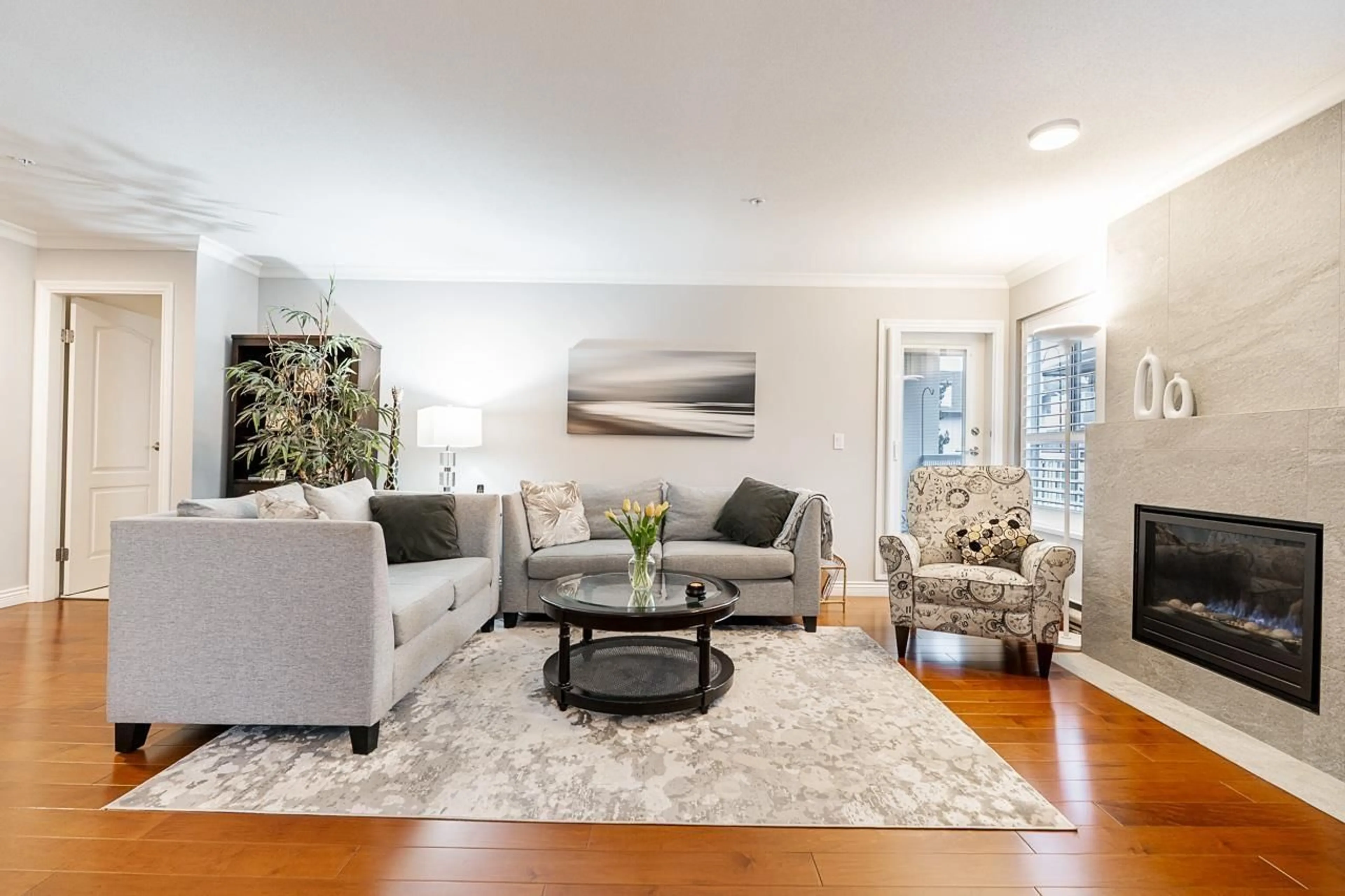 Living room with furniture, unknown for 209 - 15272 20 AVENUE, Surrey British Columbia V4A2A3