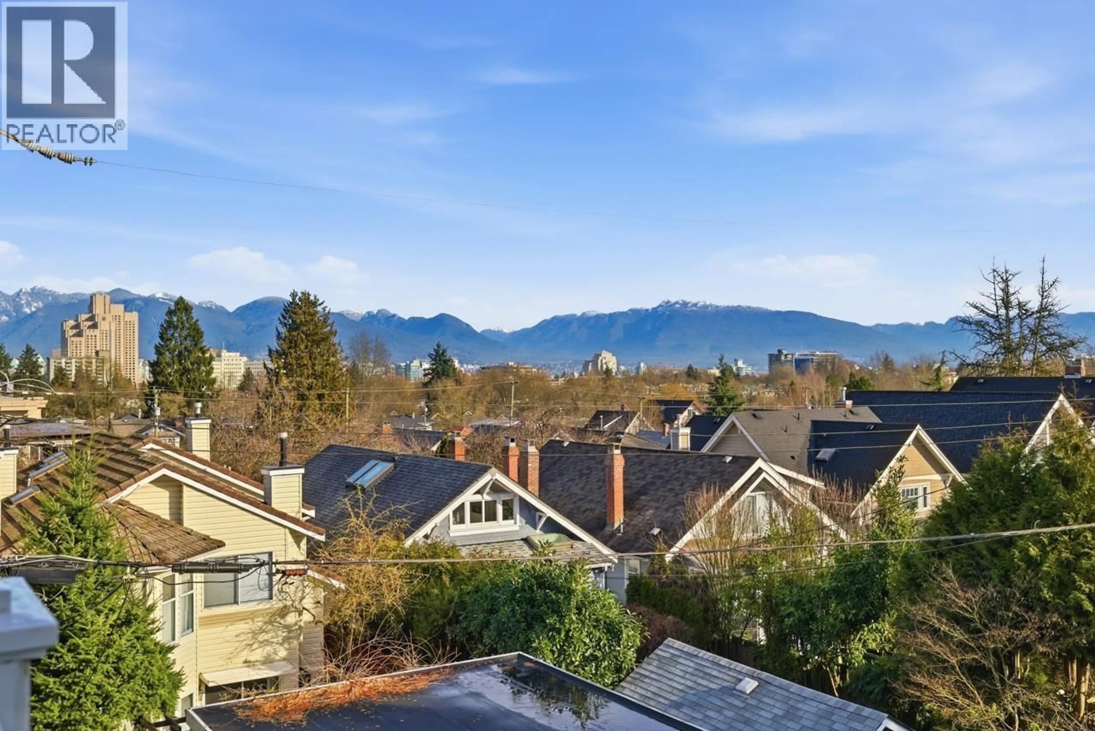 A pic from outside/outdoor area/front of a property/back of a property/a pic from drone, mountain view for 3662 OAK STREET, Vancouver British Columbia V6H2M2