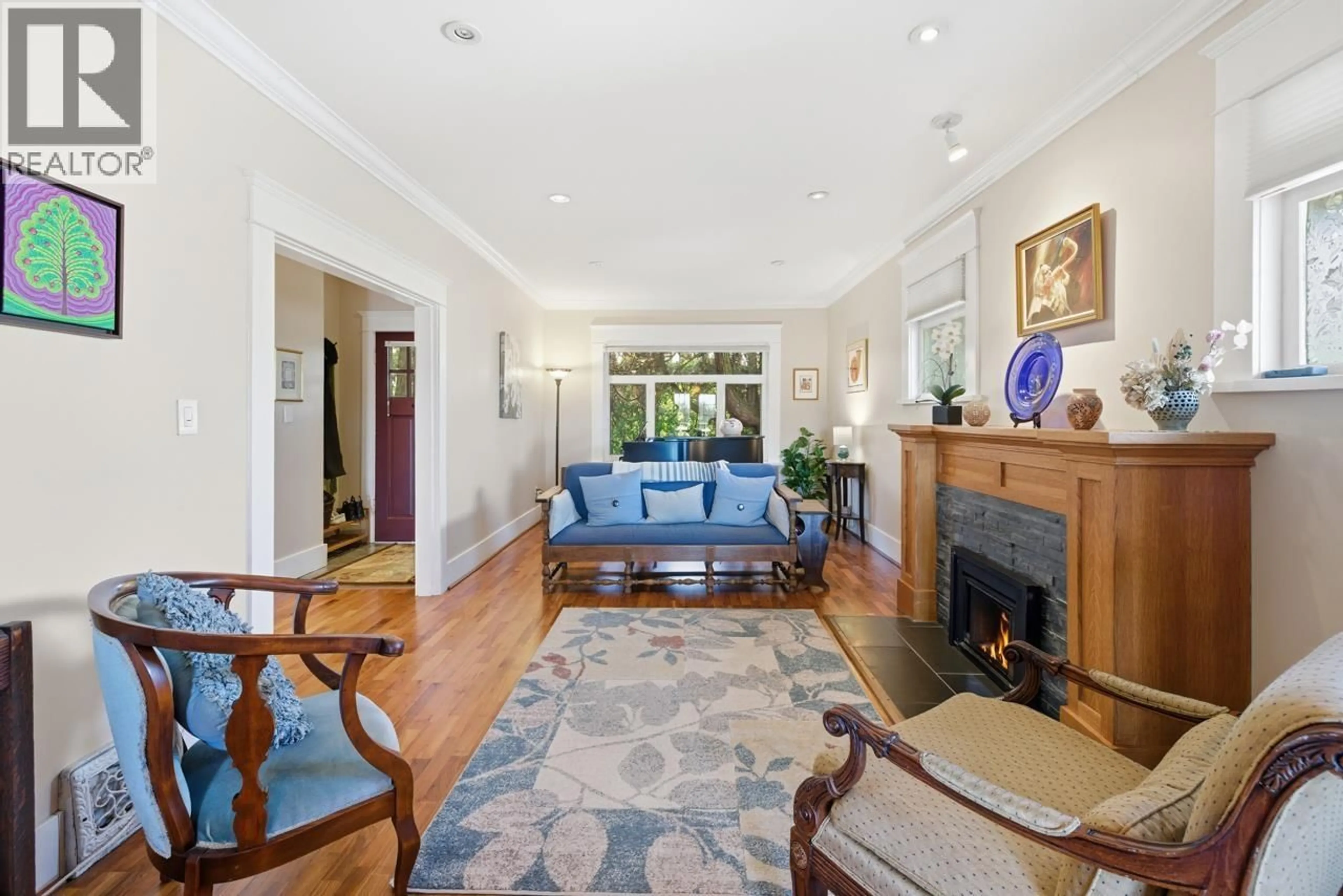 Living room with furniture, unknown for 3662 OAK STREET, Vancouver British Columbia V6H2M2