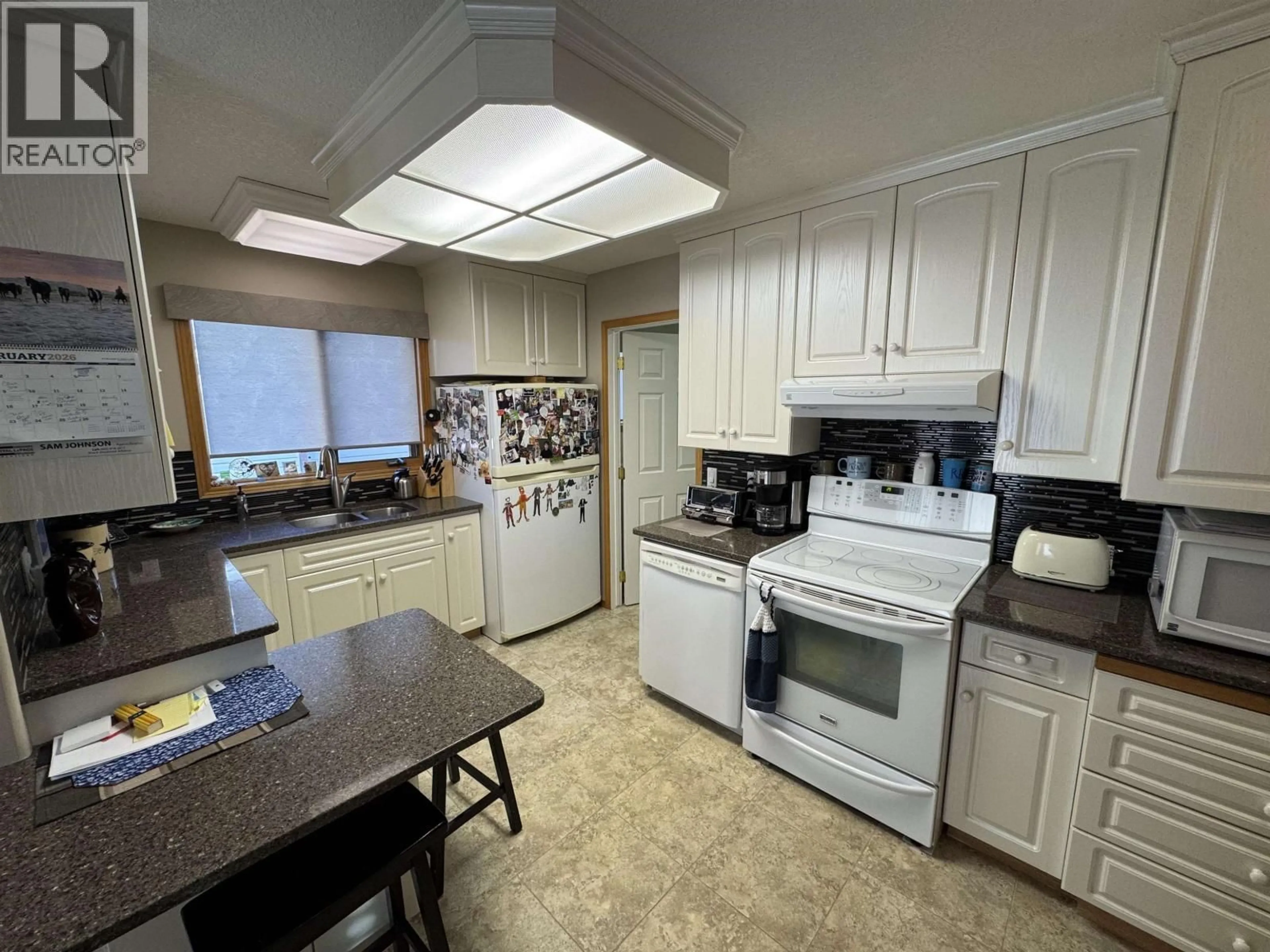 Standard kitchen, unknown for 9111 112 AVENUE, Fort St. John British Columbia V1J6G2