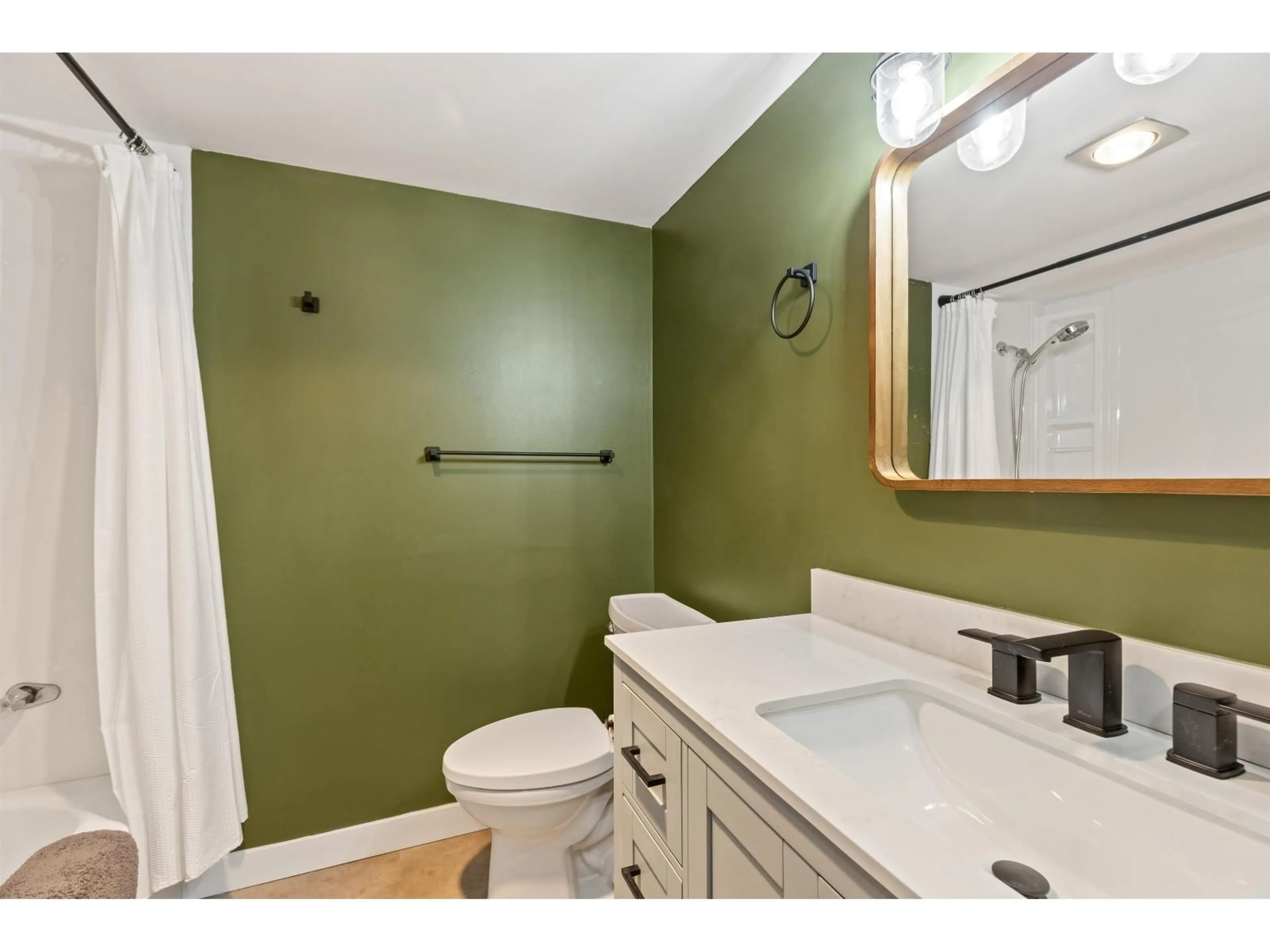Standard bathroom, ceramic/tile floor for 217 - 33400 BOURQUIN PLACE, Abbotsford British Columbia V2S5G3