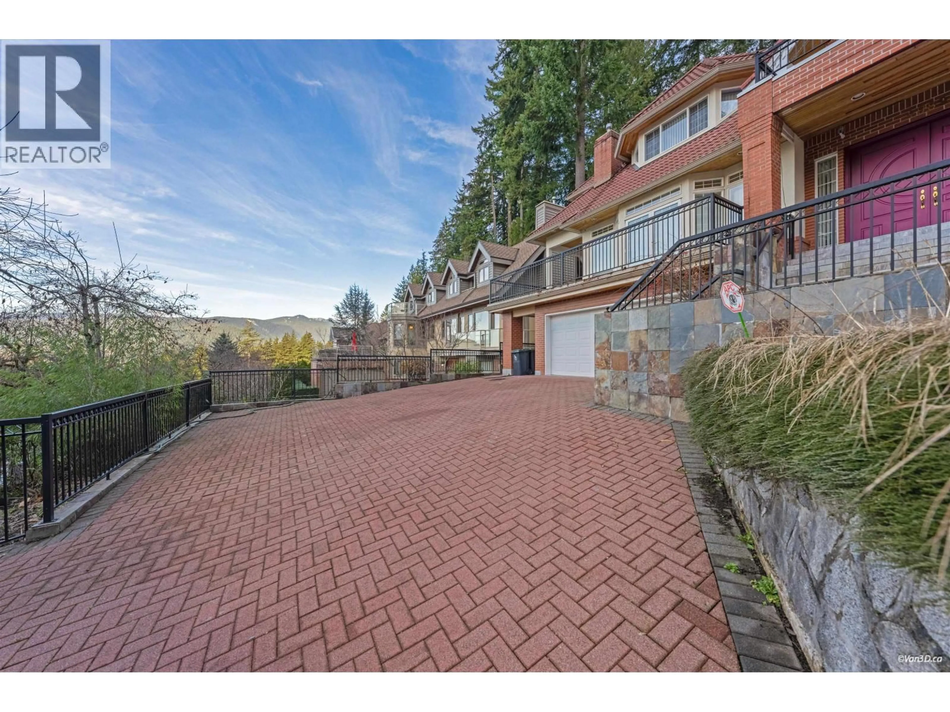 Unknown for 4989 CHALET PLACE, North Vancouver British Columbia V7R4X4