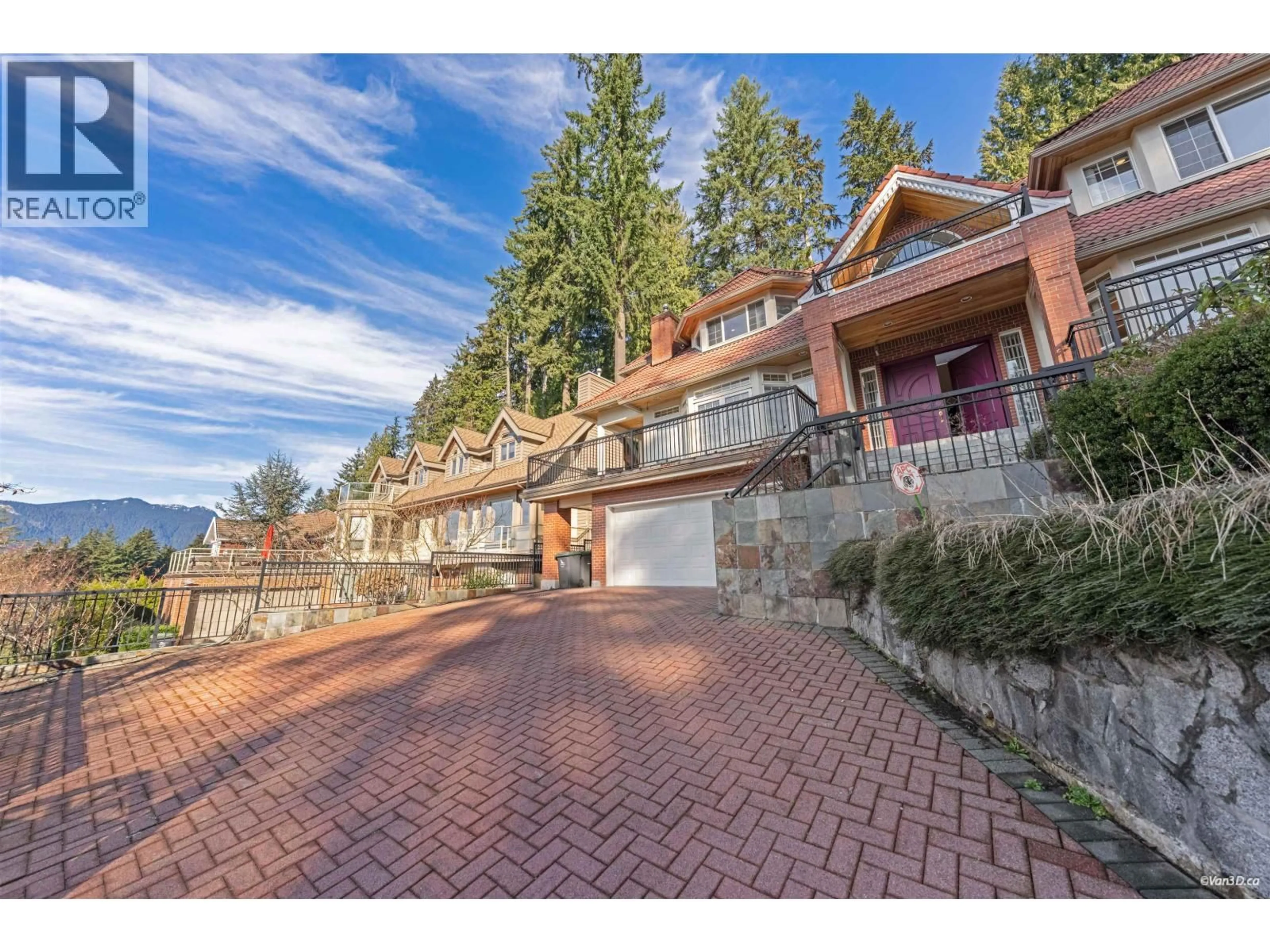 A pic from outside/outdoor area/front of a property/back of a property/a pic from drone, unknown for 4989 CHALET PLACE, North Vancouver British Columbia V7R4X4