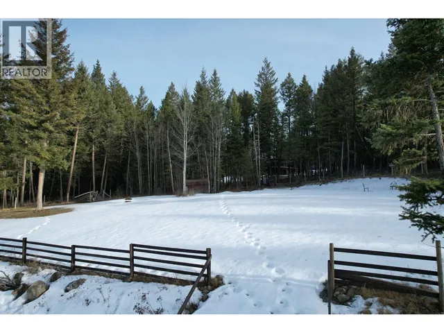 4737 SUSSNEE ROAD, 100 Mile House 5