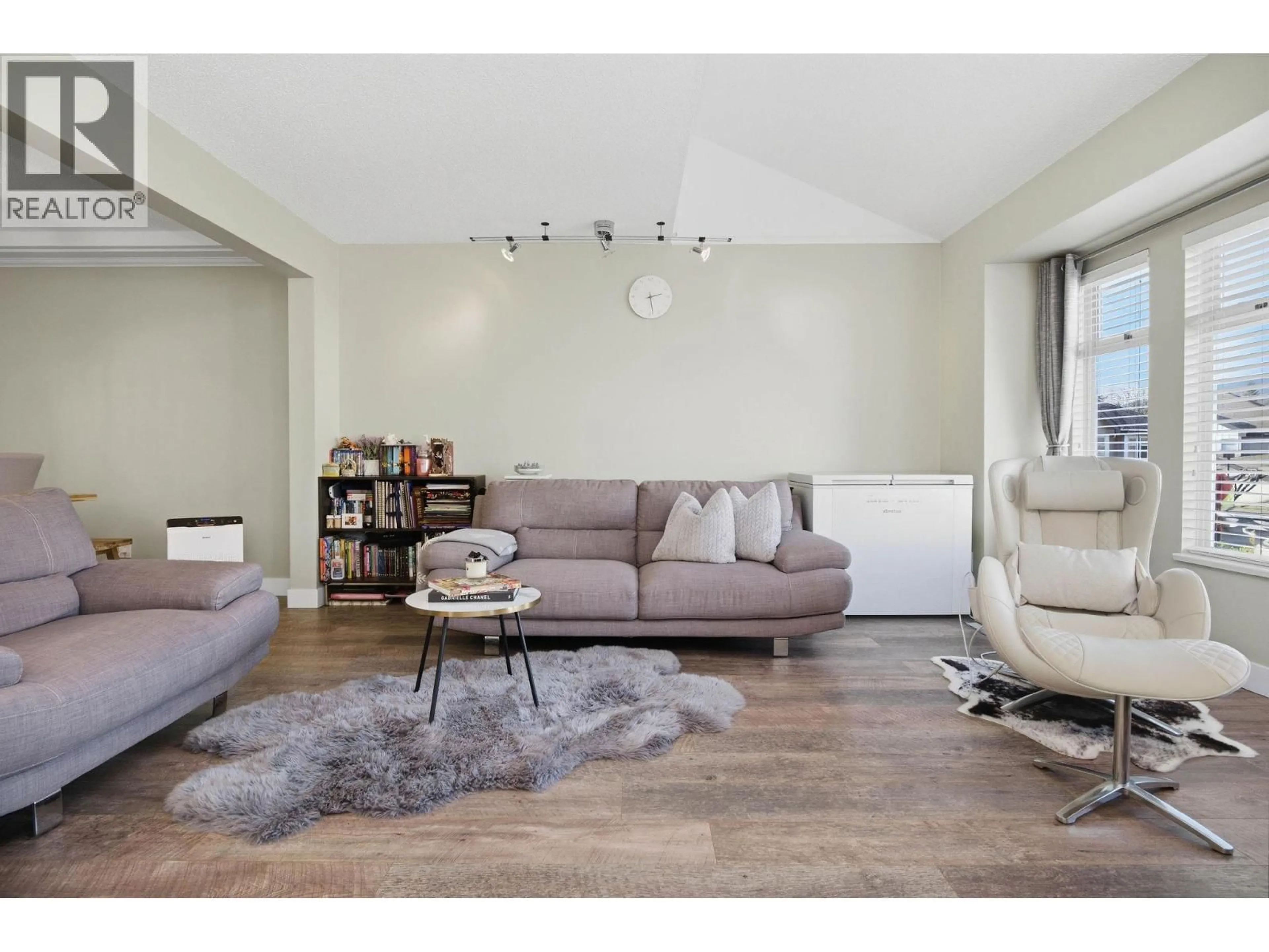 Living room with furniture, unknown for 817 ROCHE POINT DRIVE, North Vancouver British Columbia V7H2W3