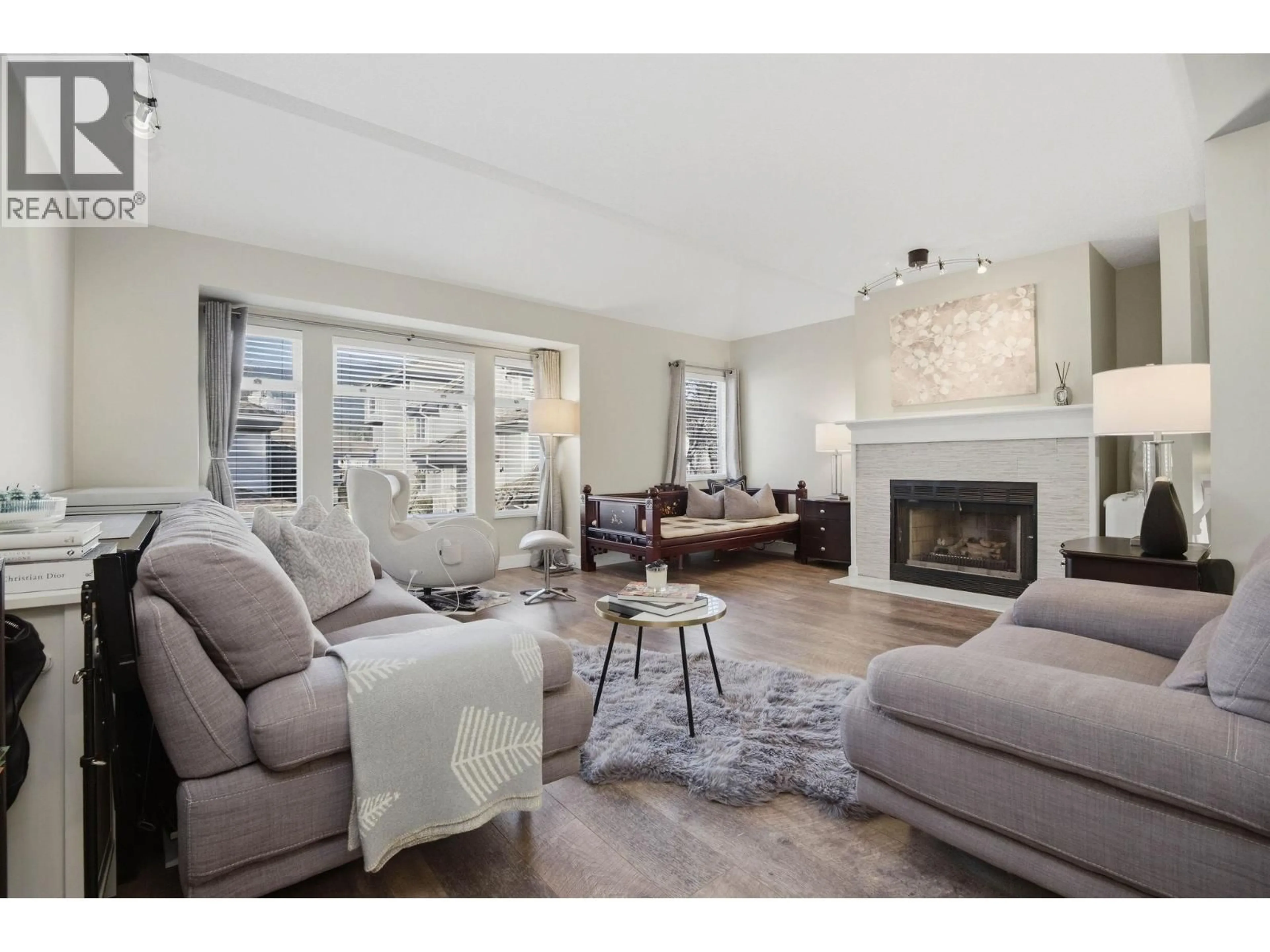 Living room with furniture, unknown for 817 ROCHE POINT DRIVE, North Vancouver British Columbia V7H2W3