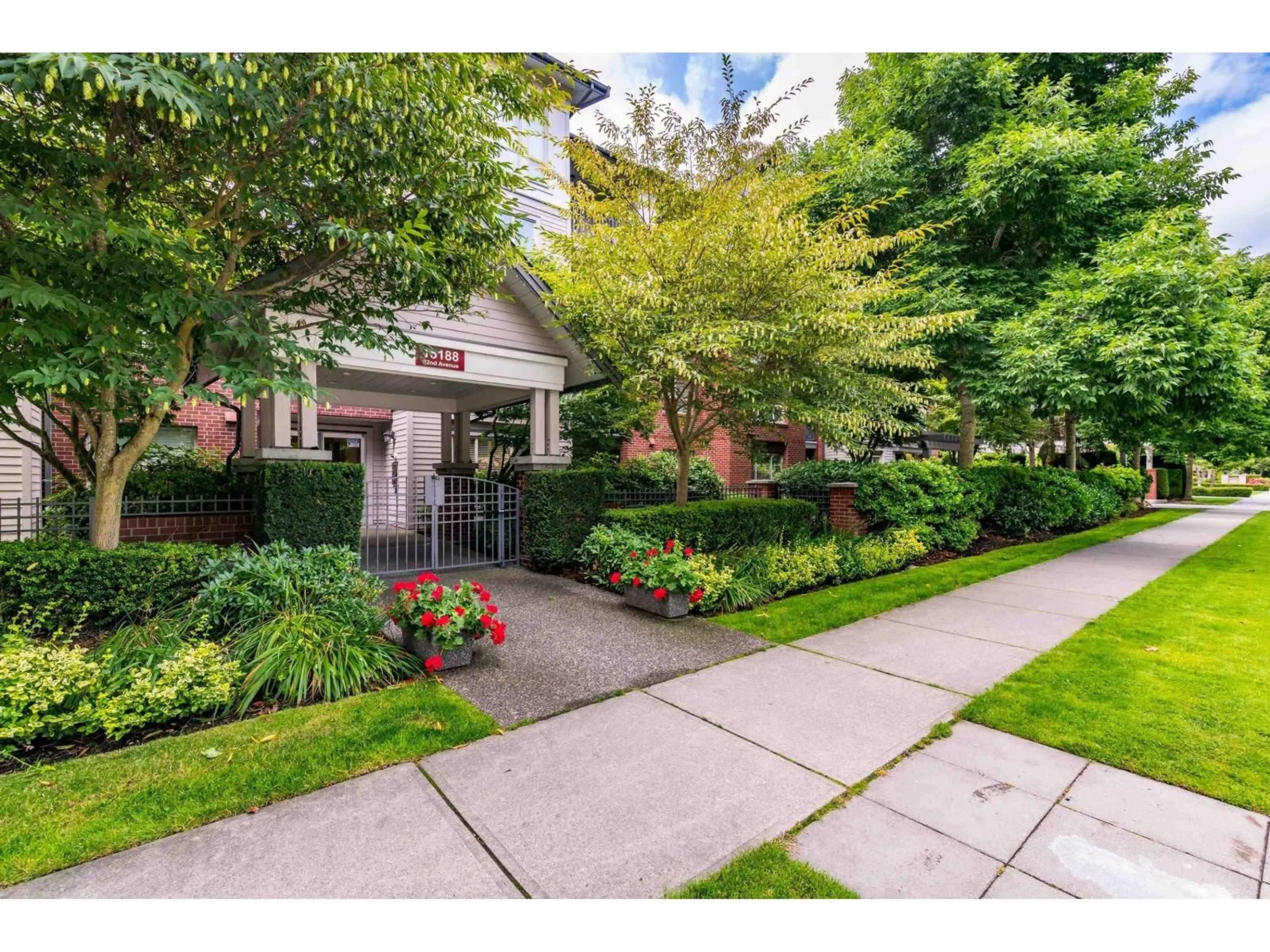 Unknown for 101 - 15188 22 AVENUE, Surrey British Columbia V4A9T4