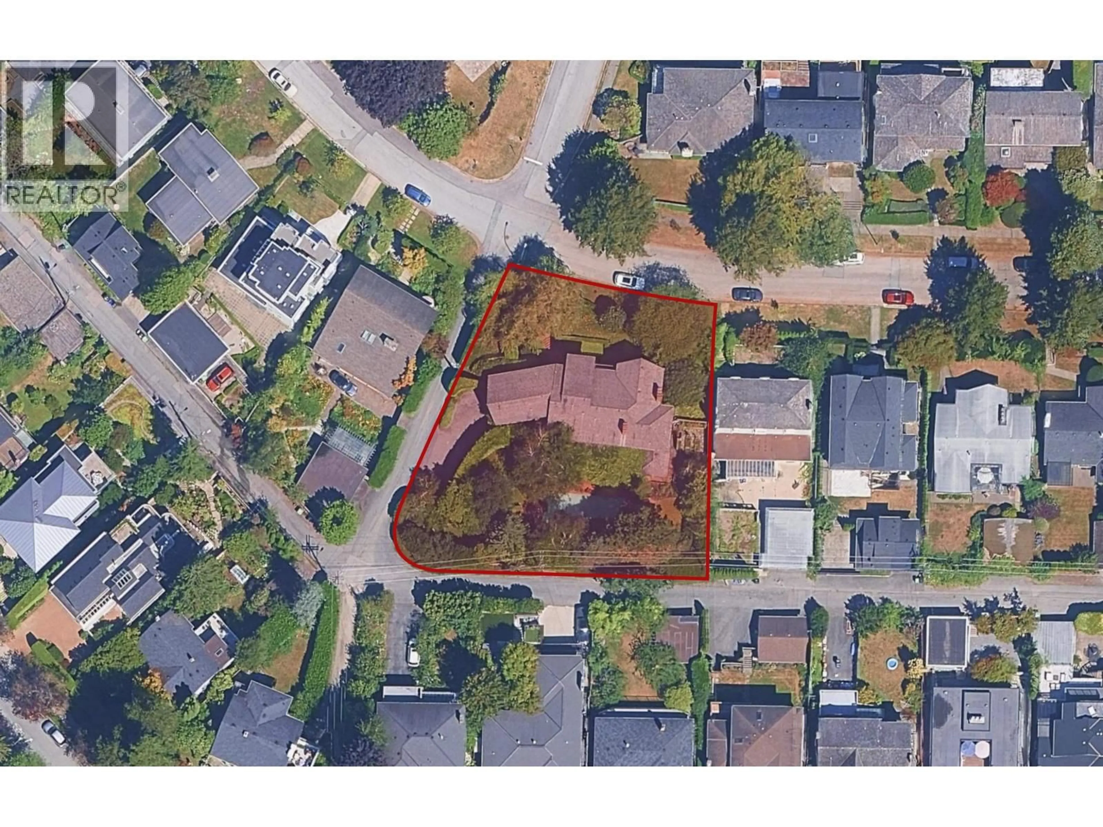 A pic from outside/outdoor area/front of a property/back of a property/a pic from drone, street for 2296 32ND AVENUE, Vancouver British Columbia V6L2B2